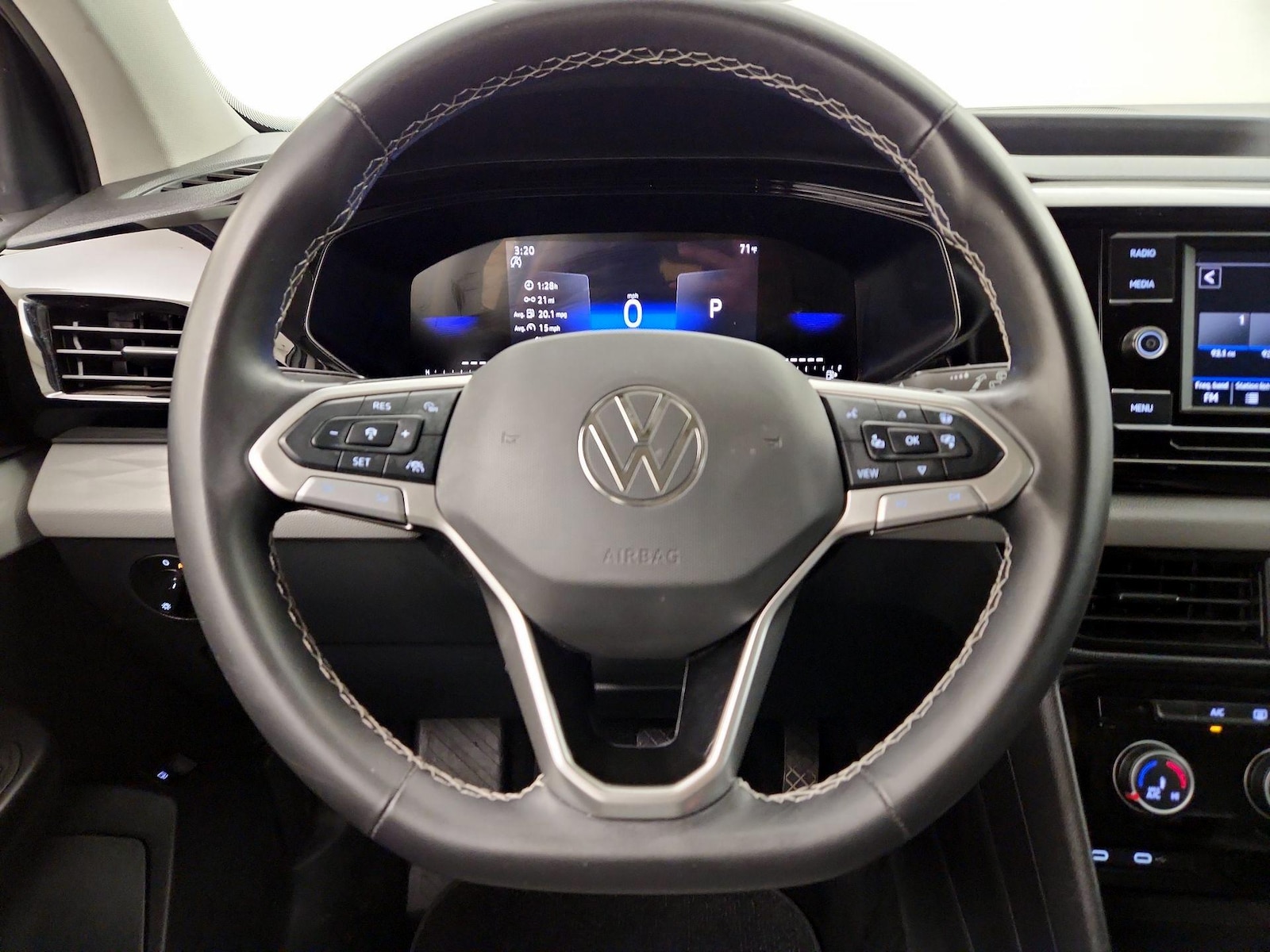 2024 Volkswagen Taos S - Photo 11