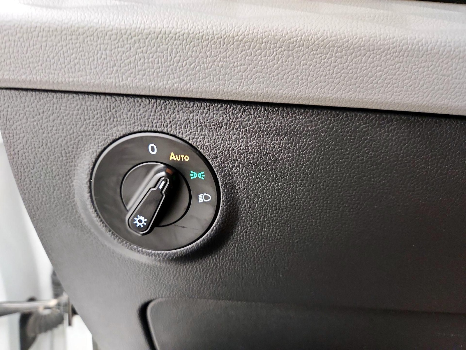 2024 Volkswagen Taos S - Photo 14