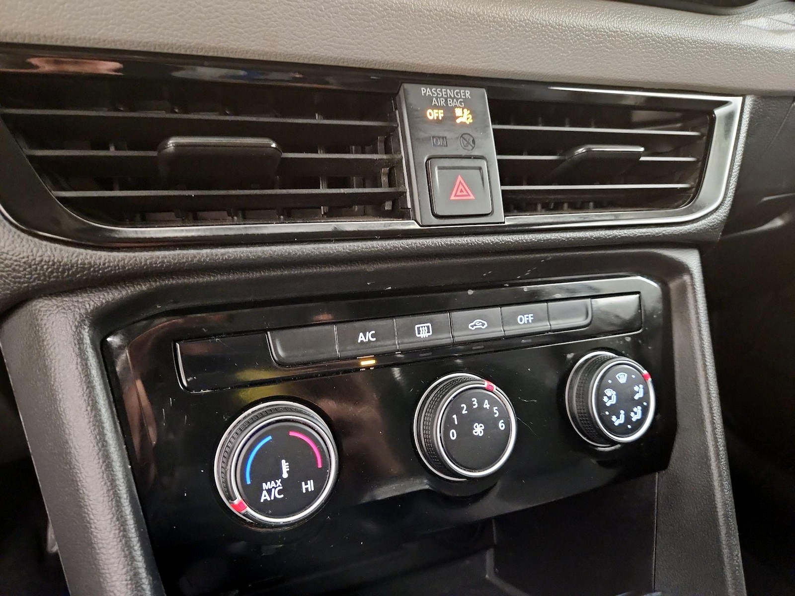 2024 Volkswagen Taos S - Photo 17