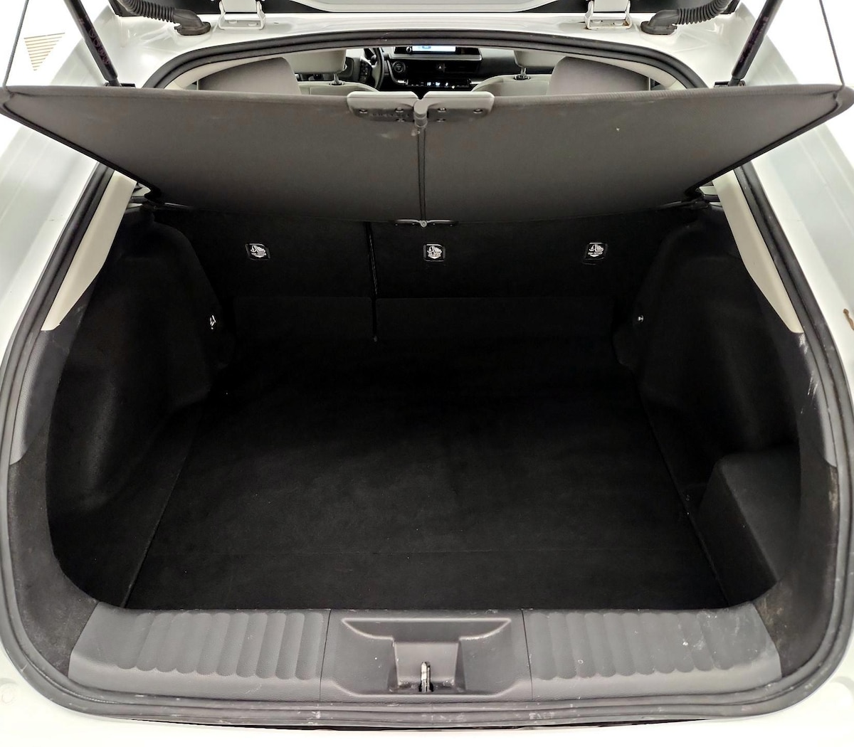 Trunk/Cargo (Seats Up)