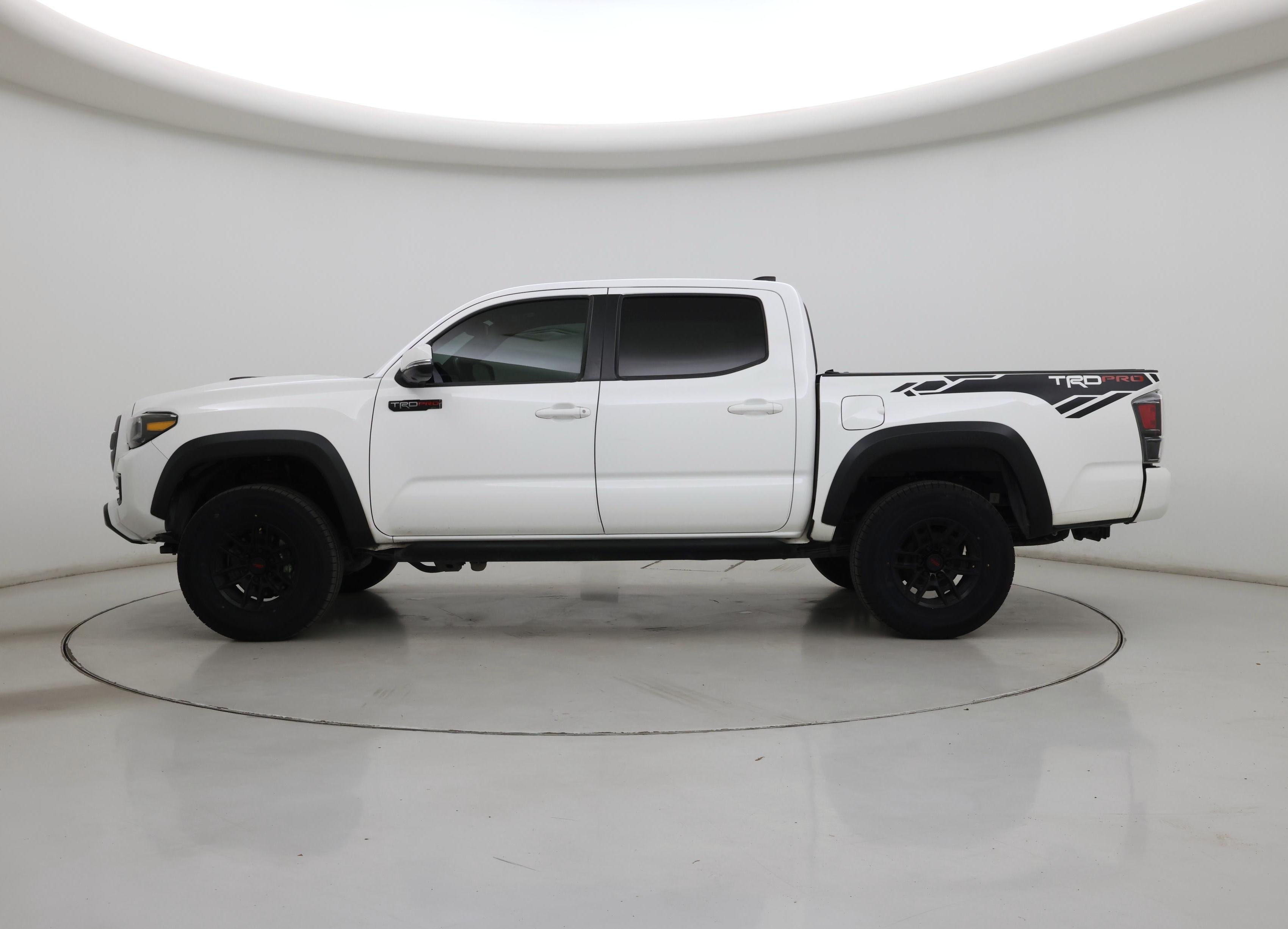 Thumbnail: 2021 Toyota Tacoma - 3