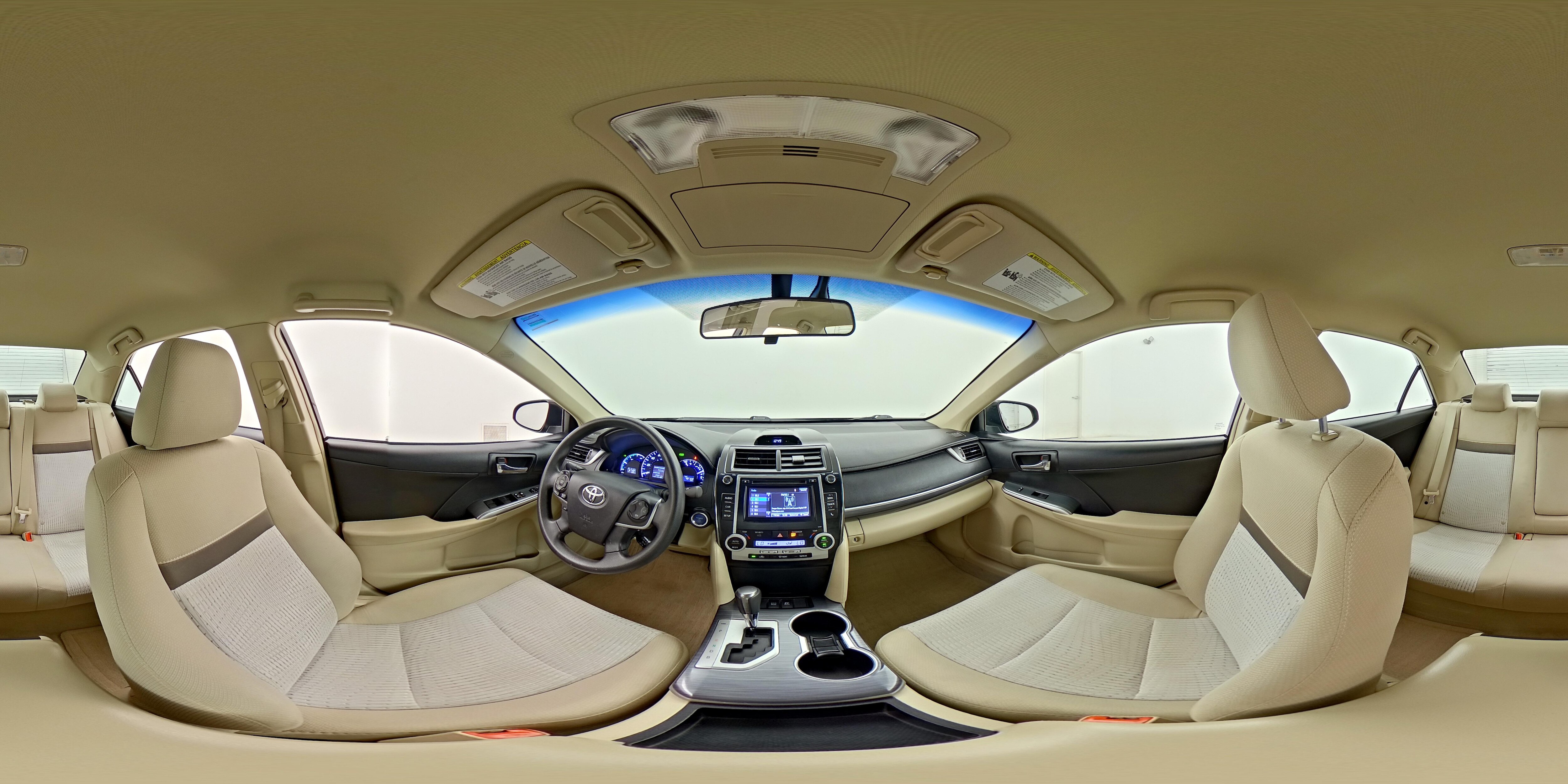 2014 Toyota Camry XLE Hybrid - Photo 25