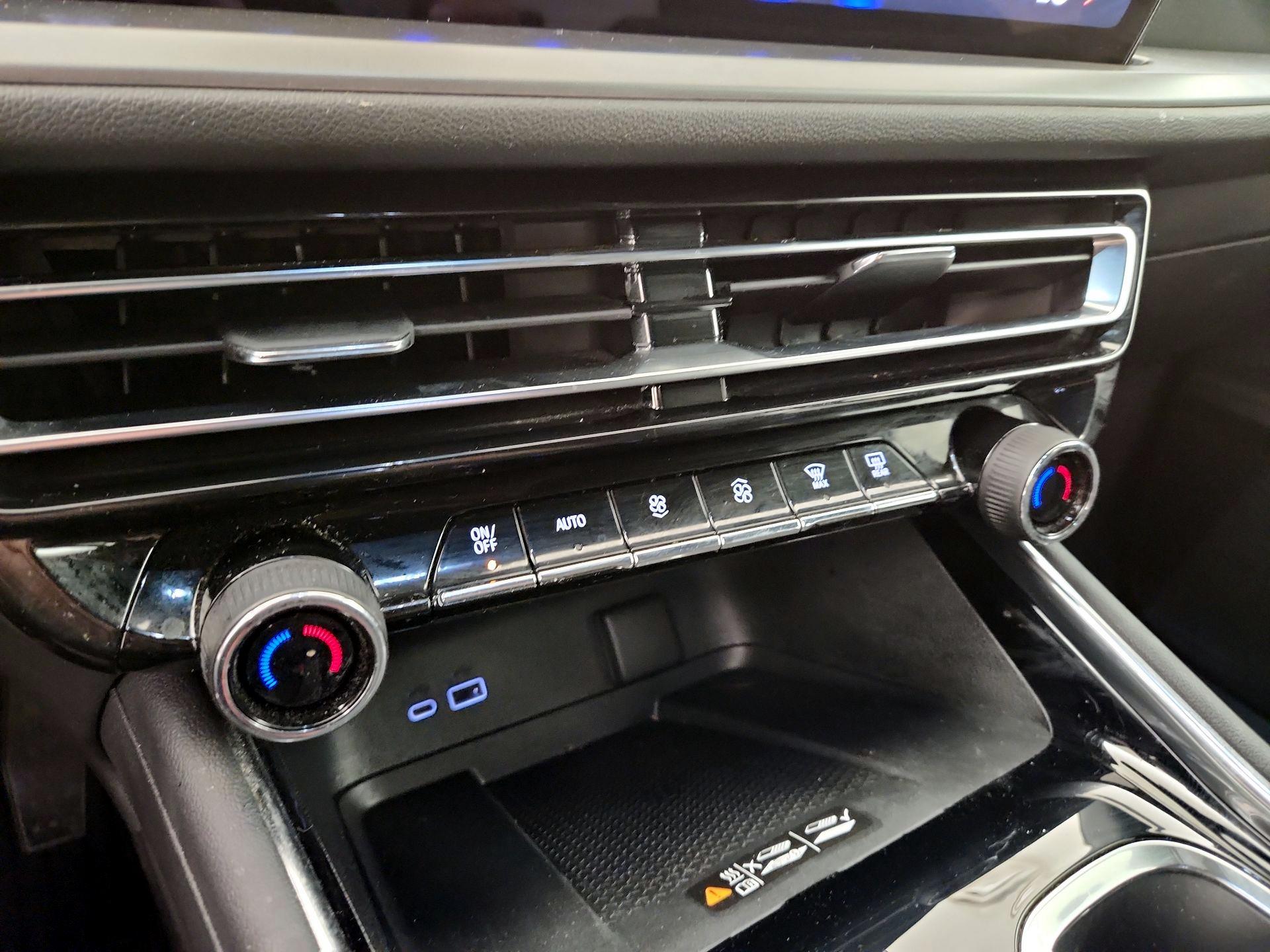 Thumbnail: 2025 Chevrolet Traverse - 16