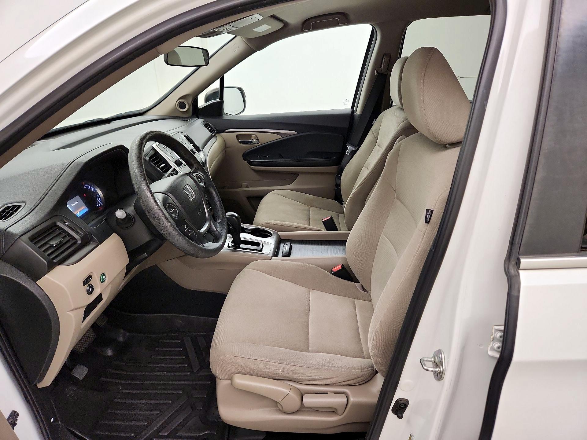 Thumbnail: 2016 Honda Pilot - 11