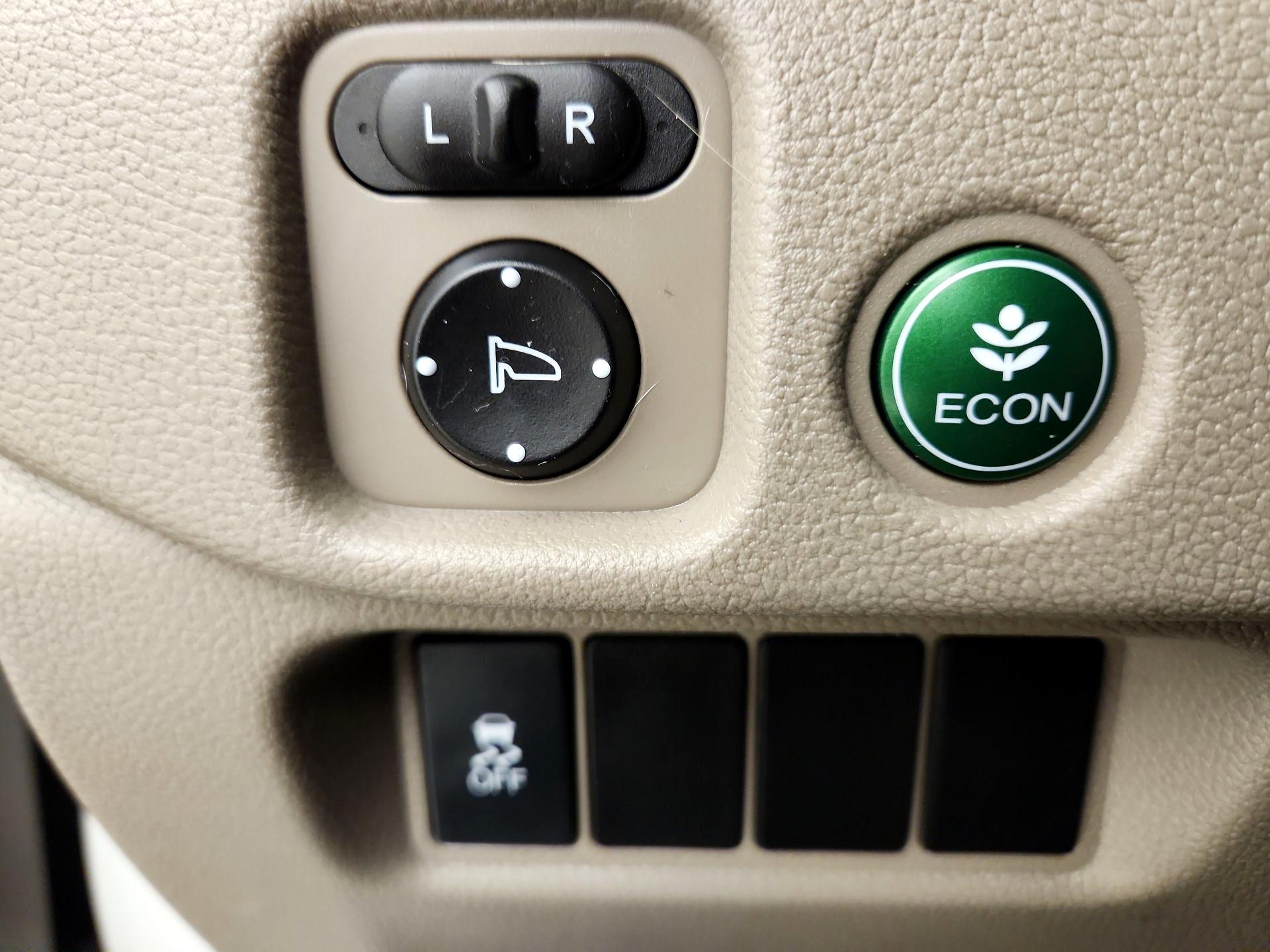 Thumbnail: 2016 Honda Pilot - 13