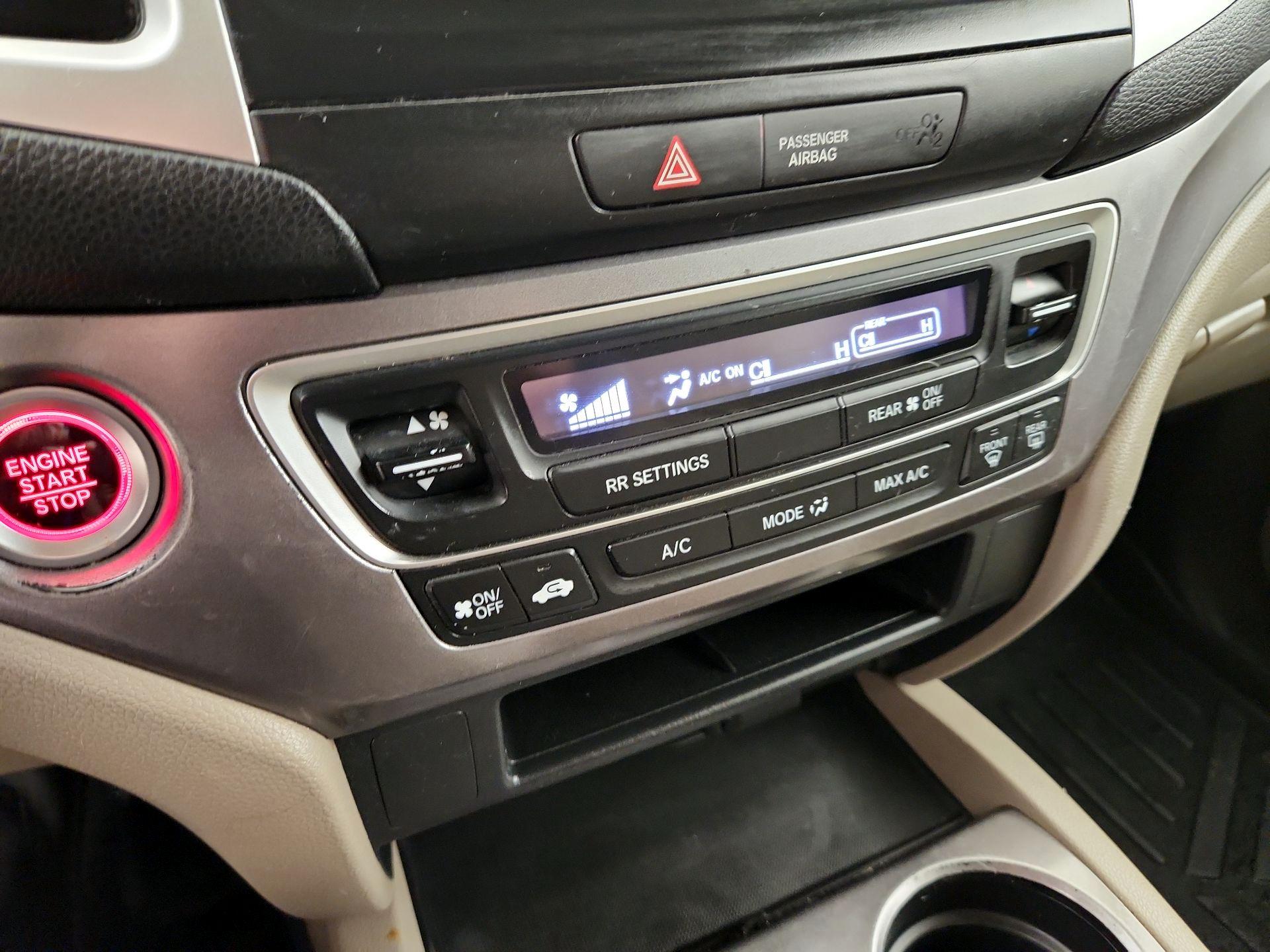 Thumbnail: 2016 Honda Pilot - 16