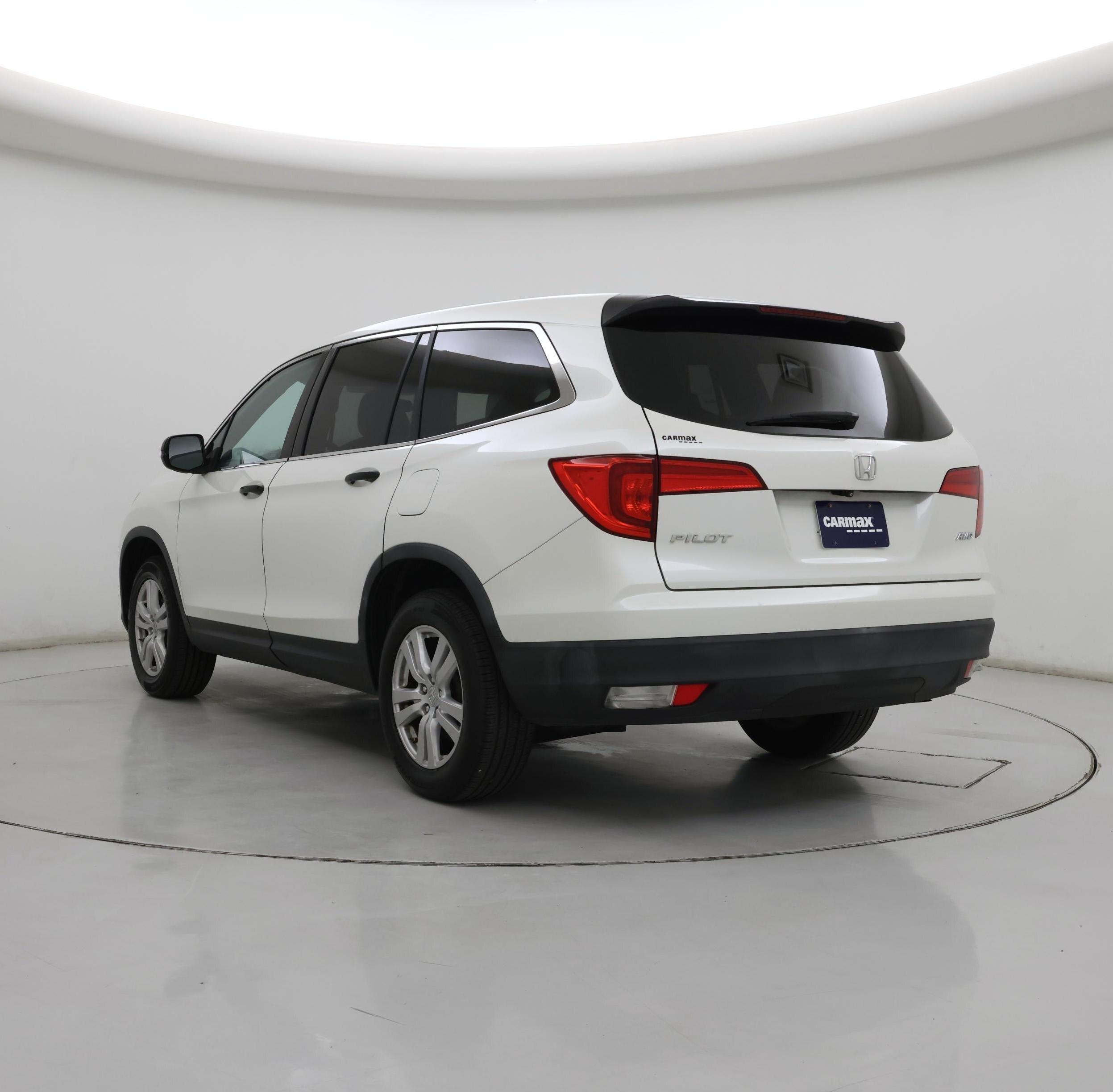 Thumbnail: 2016 Honda Pilot - 2