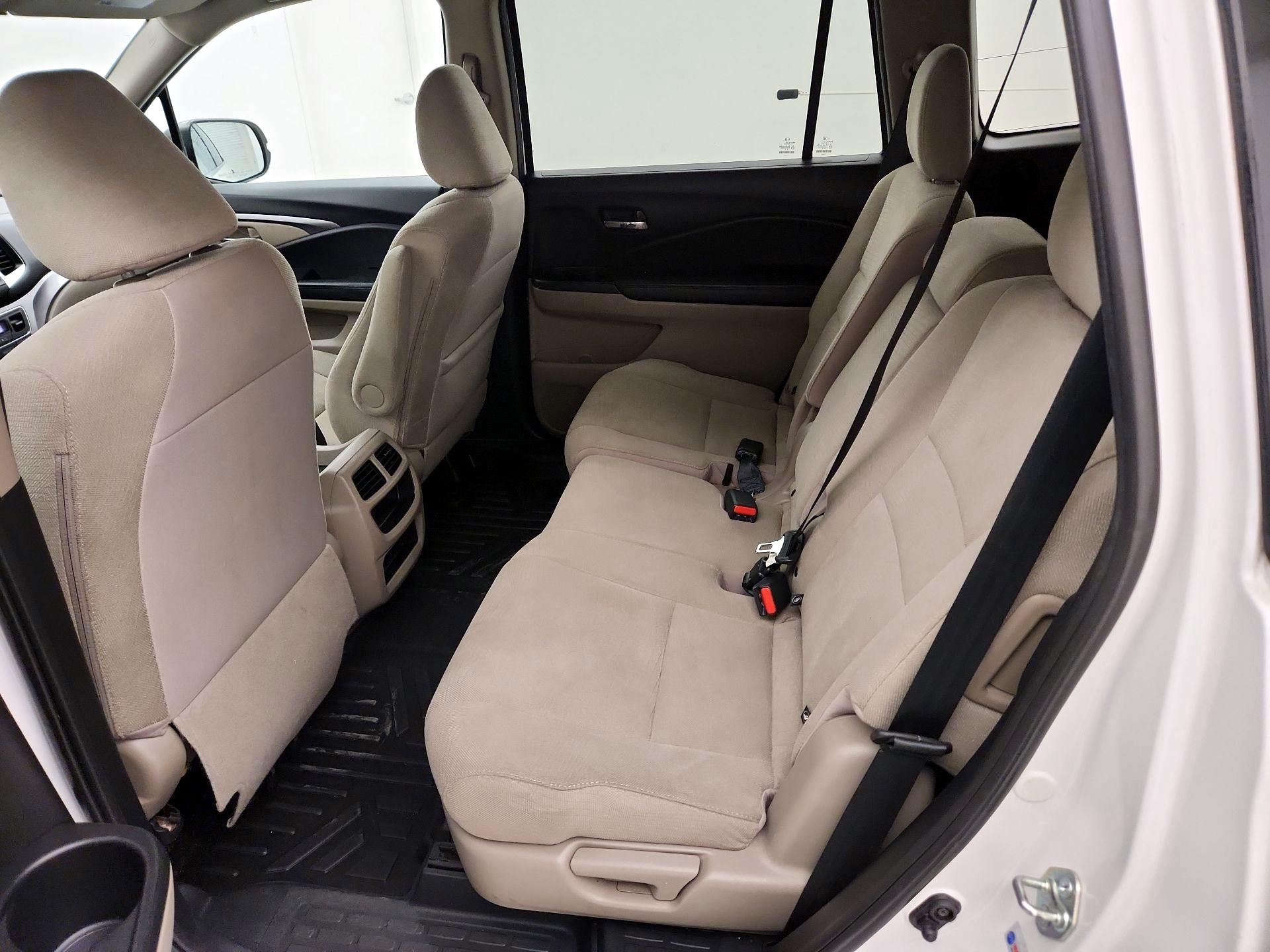 Thumbnail: 2016 Honda Pilot - 19