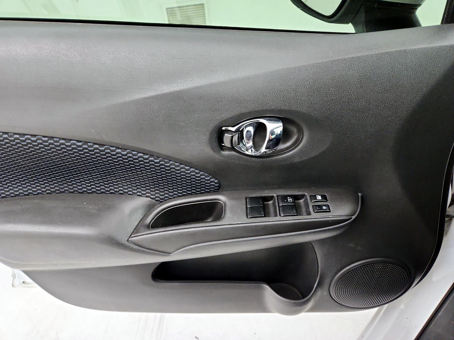 Thumbnail: 2016 Nissan Versa Note - 12