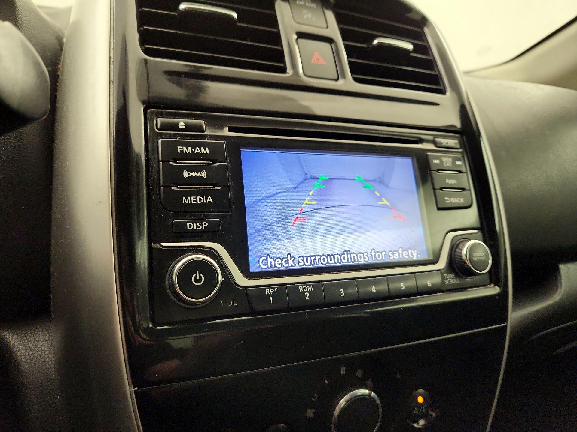 Thumbnail: 2016 Nissan Versa Note - 13