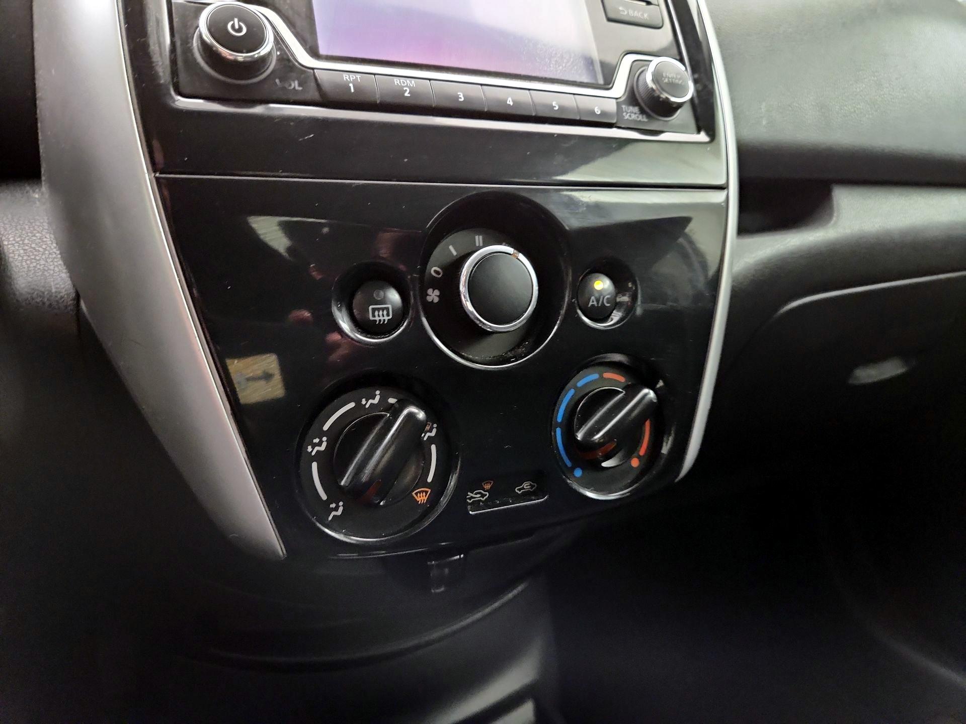 Thumbnail: 2016 Nissan Versa Note - 15