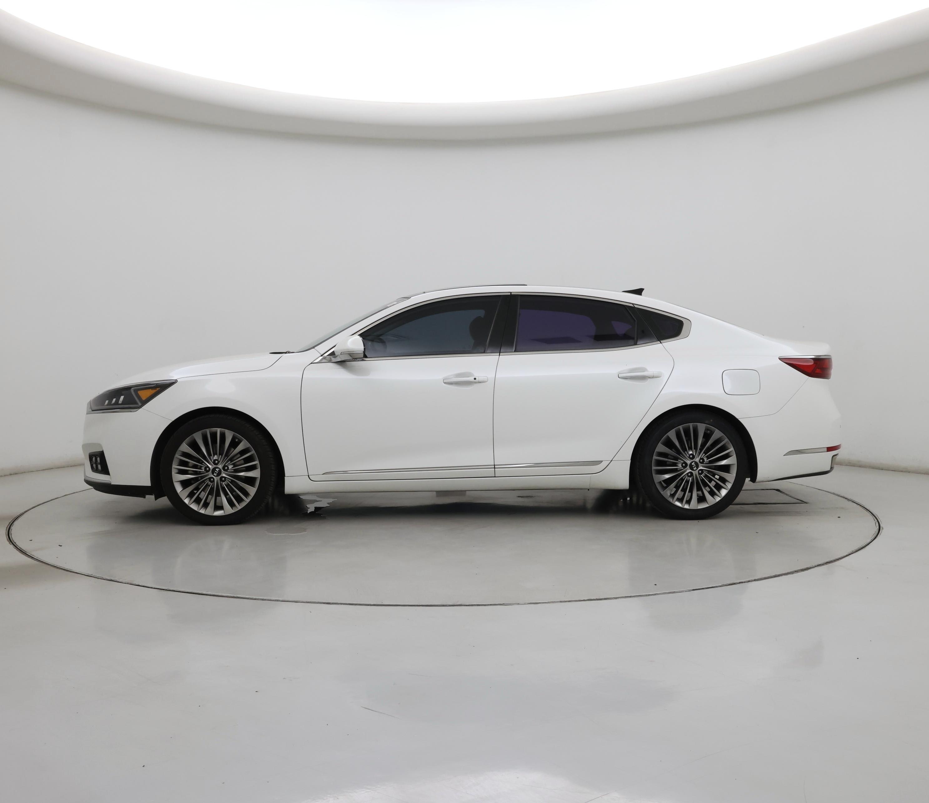 Thumbnail: 2017 Kia Cadenza - 3