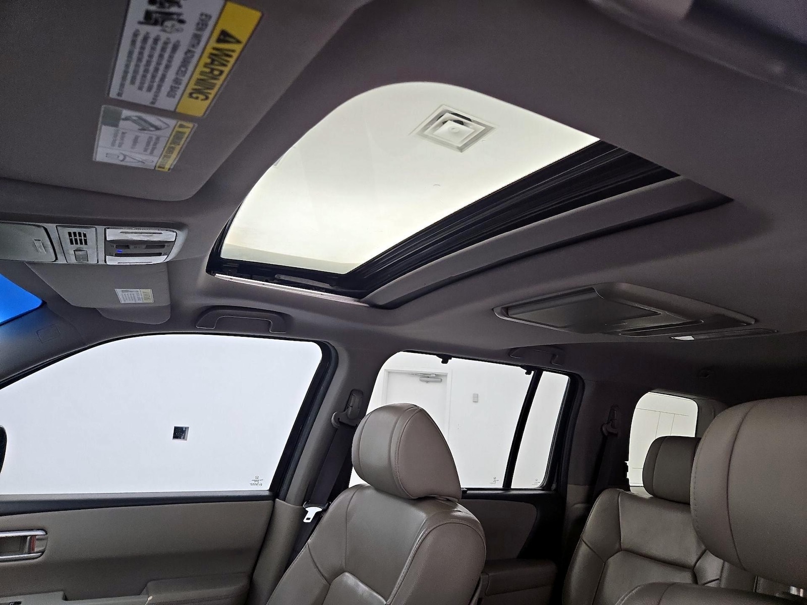Sunroof(s) & Overhead Airbags