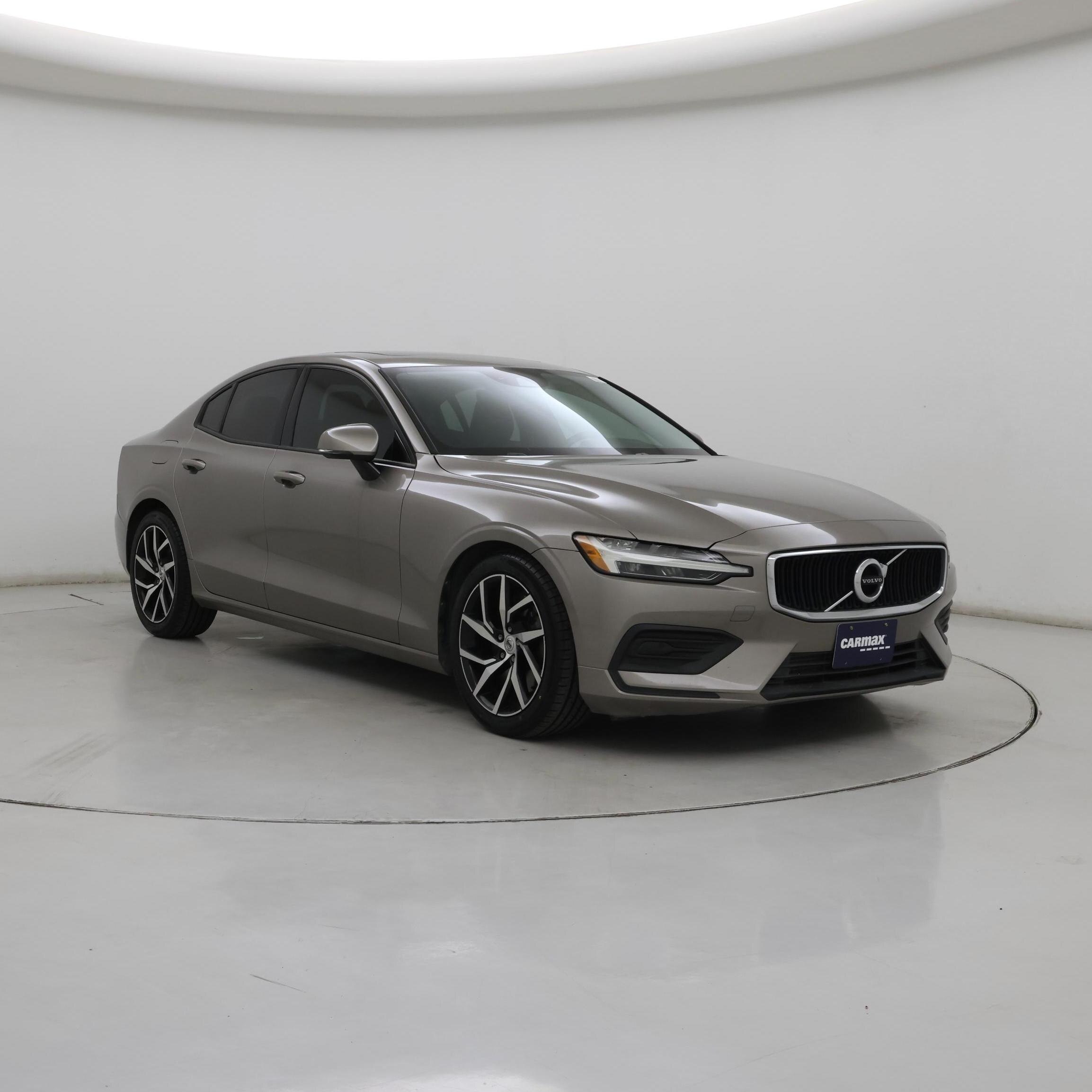 2019 Volvo S60 Oro Sedán Tracción en las cuatro ruedas Automática