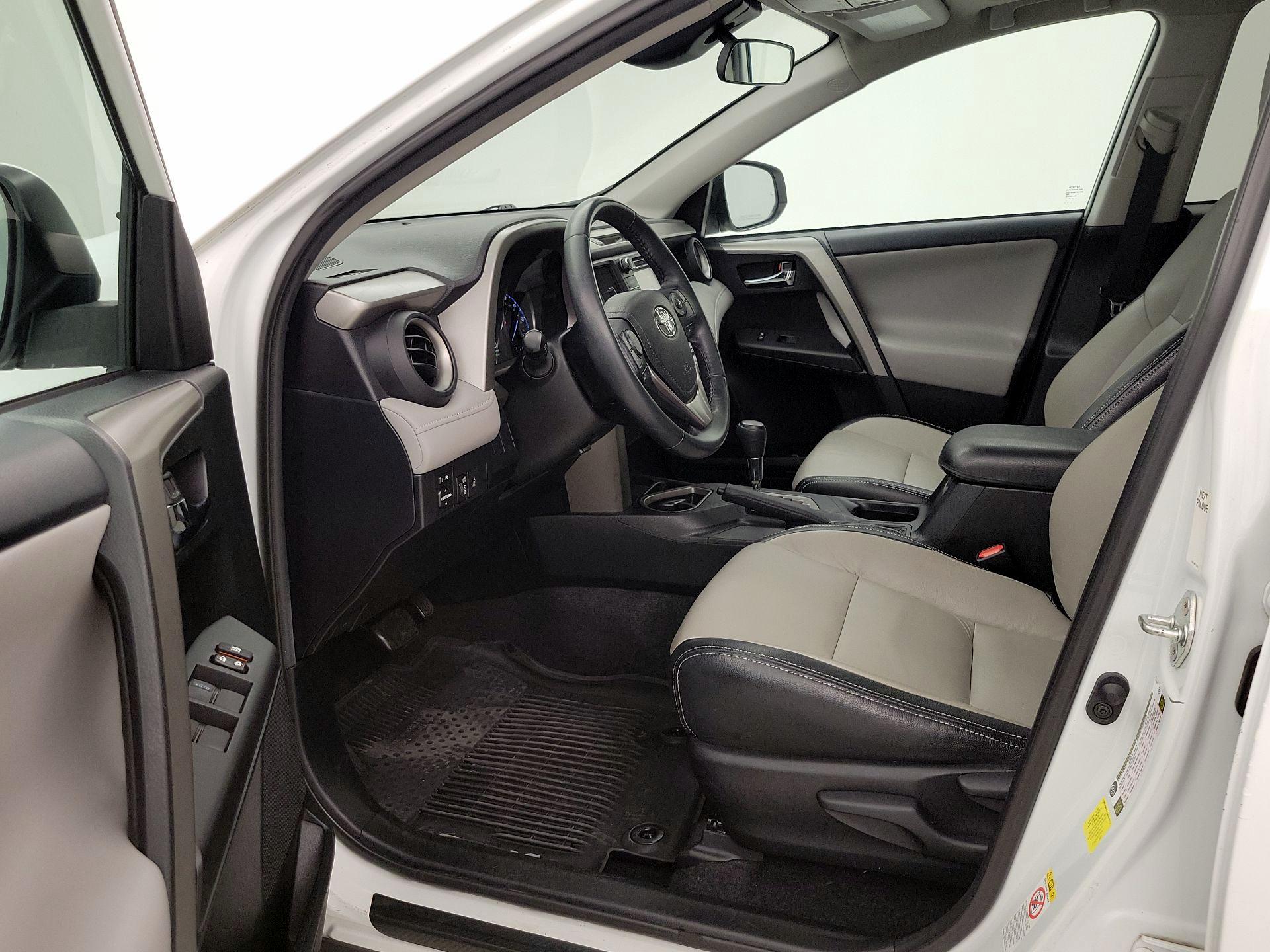 Thumbnail: 2018 Toyota RAV4 - 11