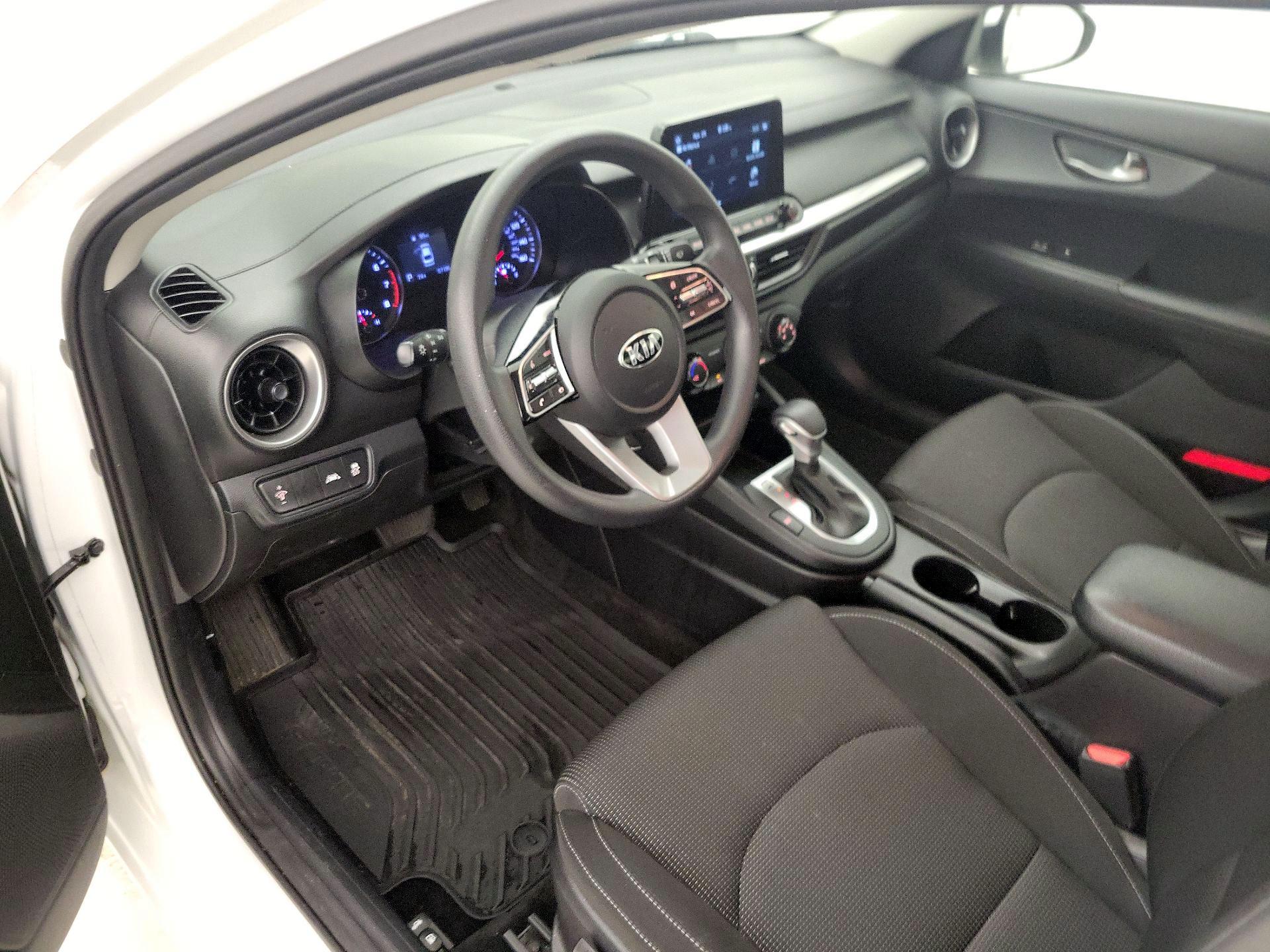 Thumbnail: 2021 Kia Forte - 11
