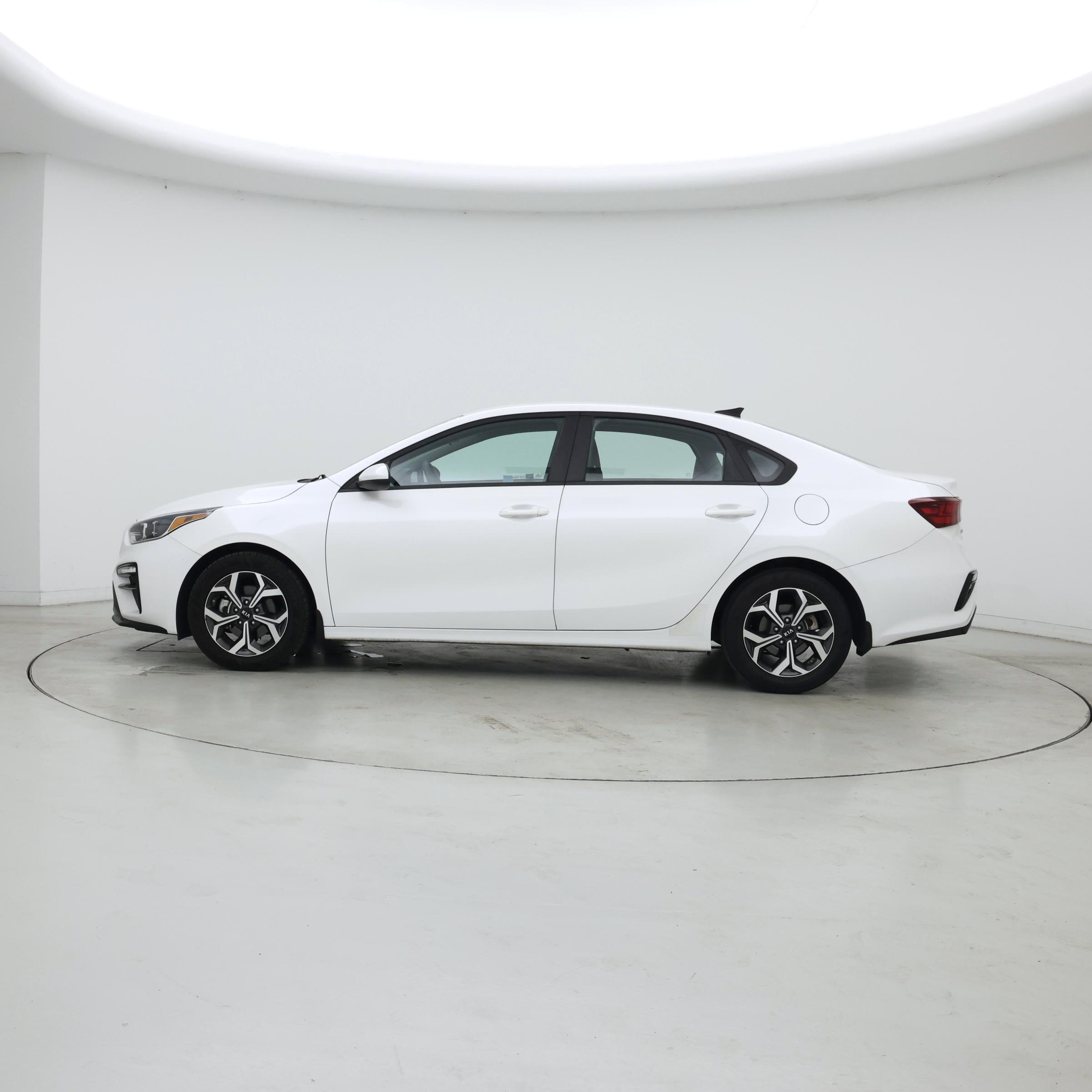 Thumbnail: 2021 Kia Forte - 3