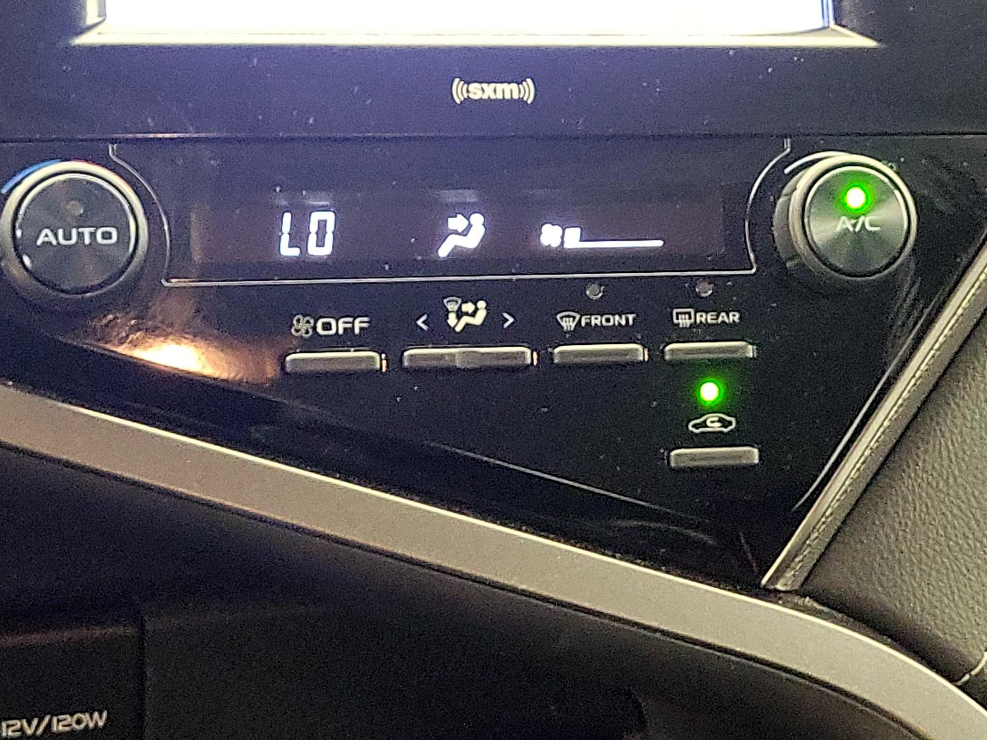 Thumbnail: 2020 Toyota Camry - 16