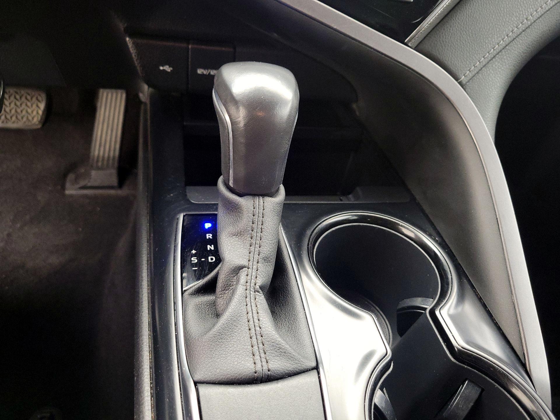 Thumbnail: 2020 Toyota Camry - 17