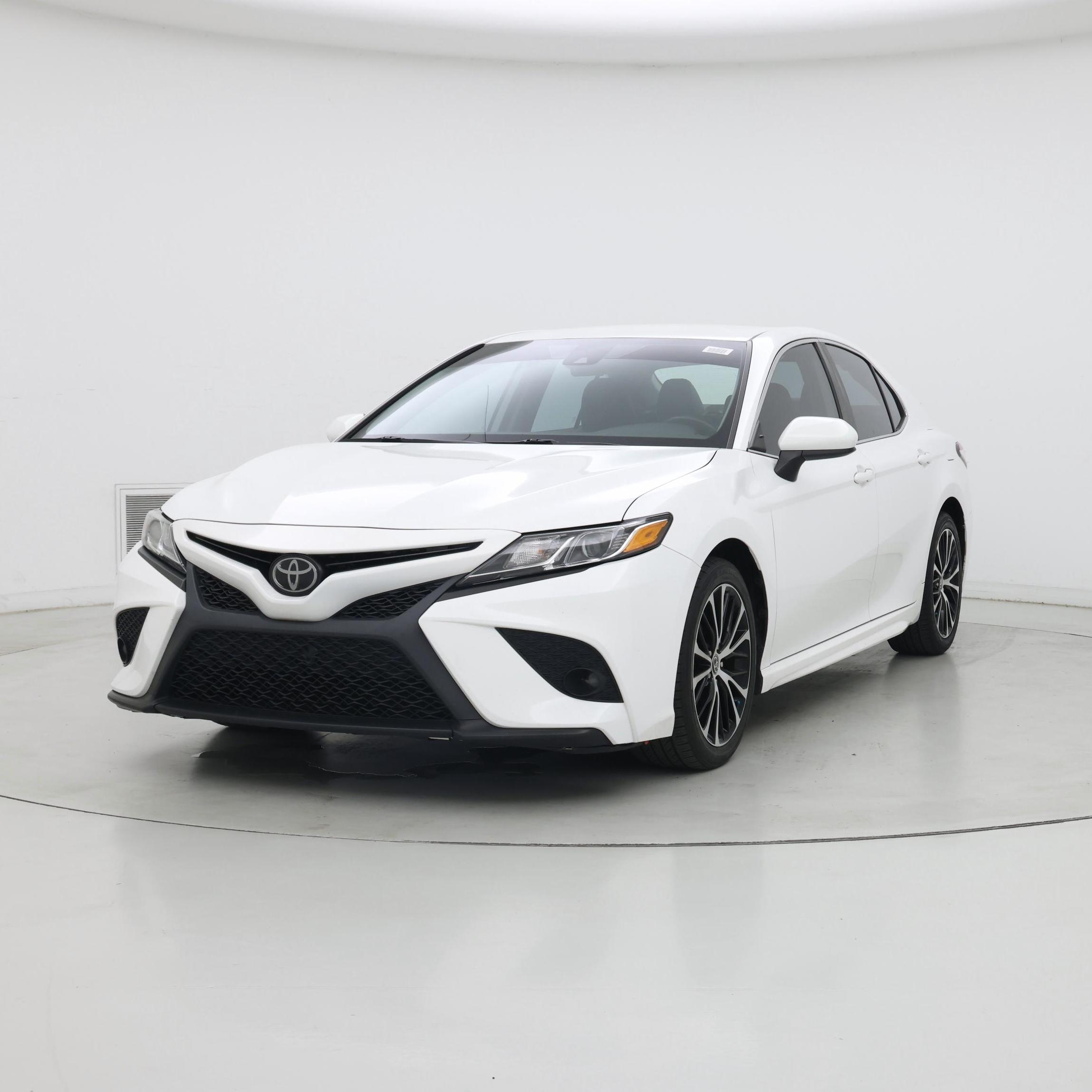 Thumbnail: 2020 Toyota Camry - 4