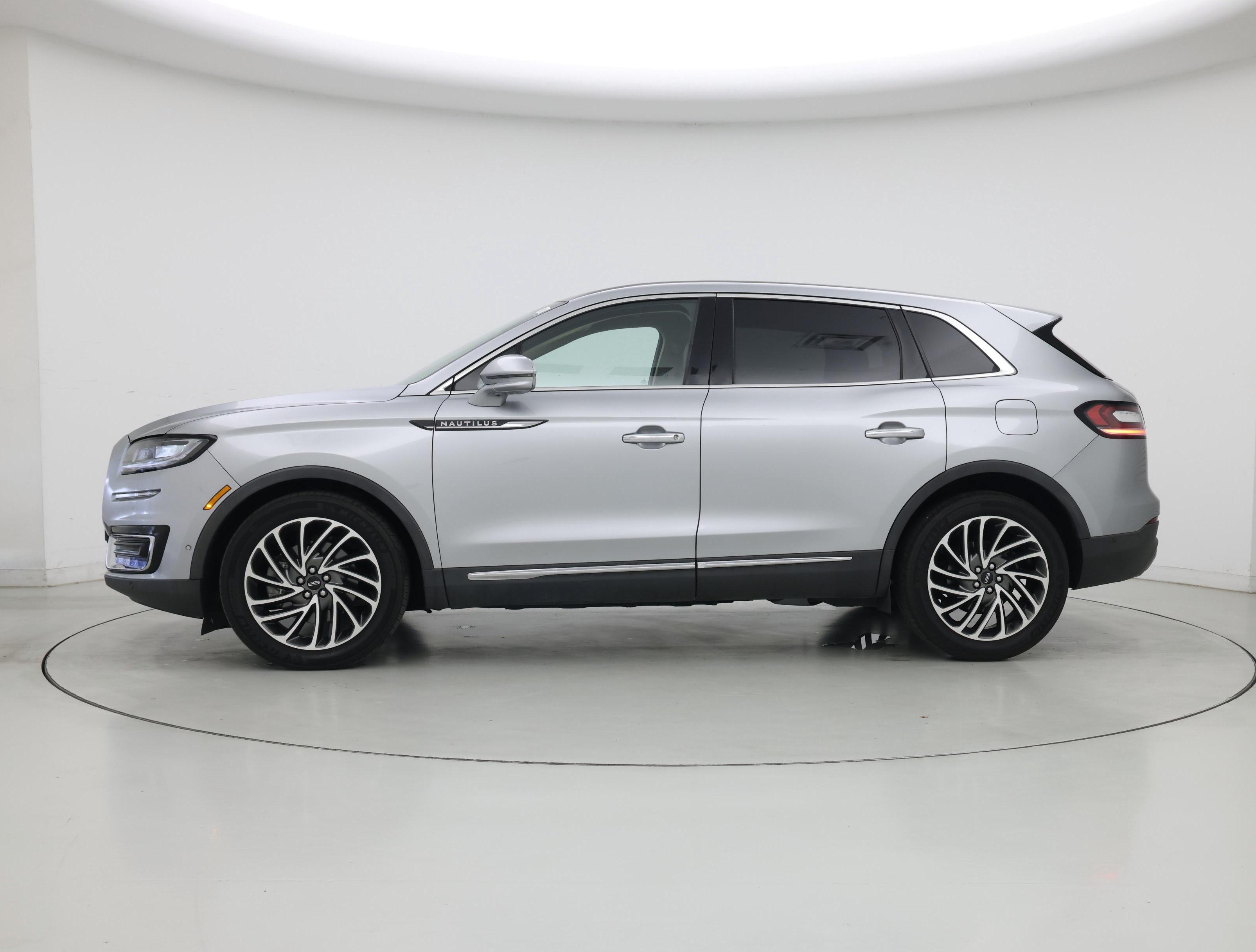 Thumbnail: 2020 Lincoln Nautilus - 3