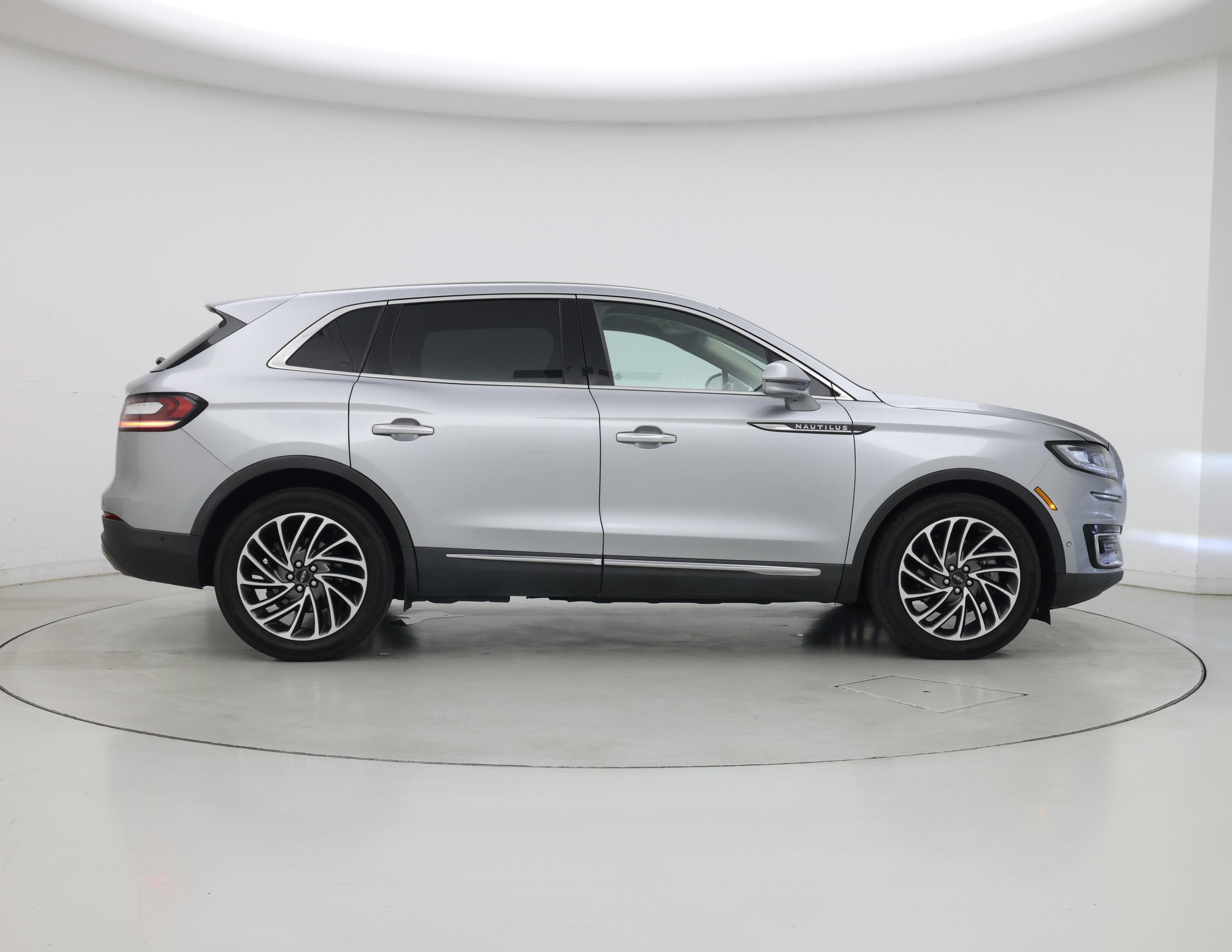 Thumbnail: 2020 Lincoln Nautilus - 7