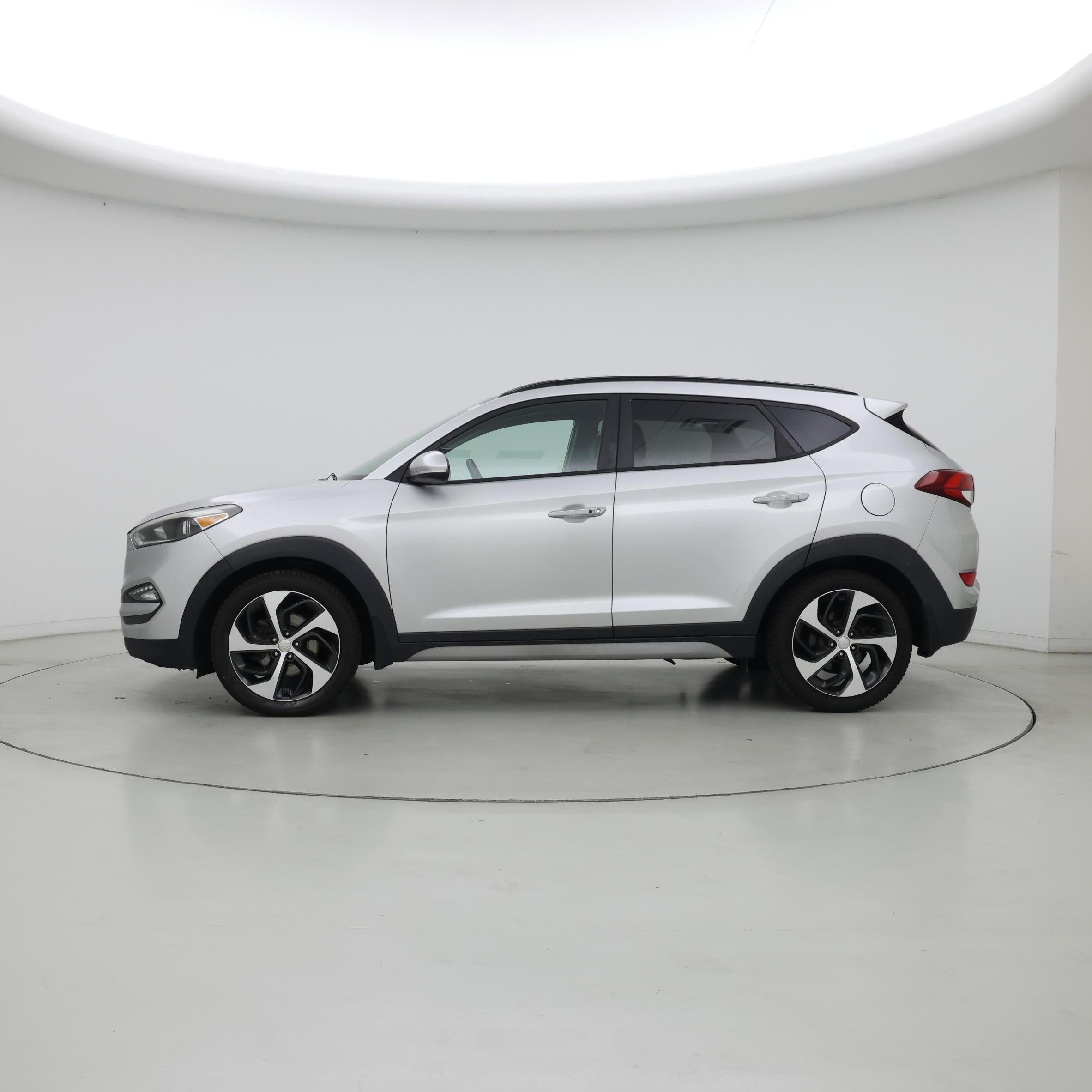 Thumbnail: 2017 Hyundai Tucson - 3