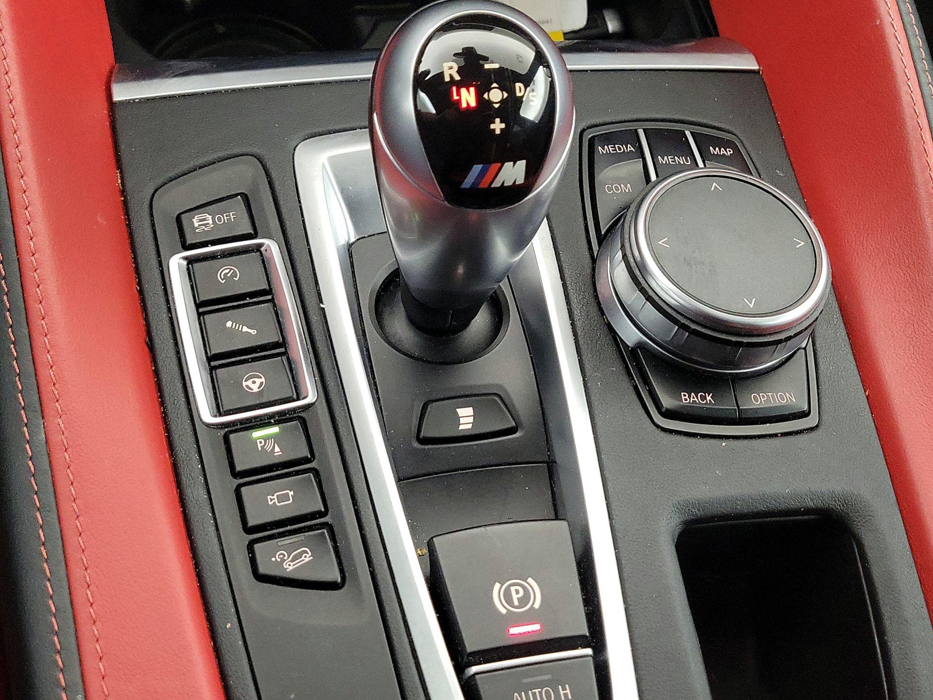 Thumbnail: 2019 BMW X6 - 18