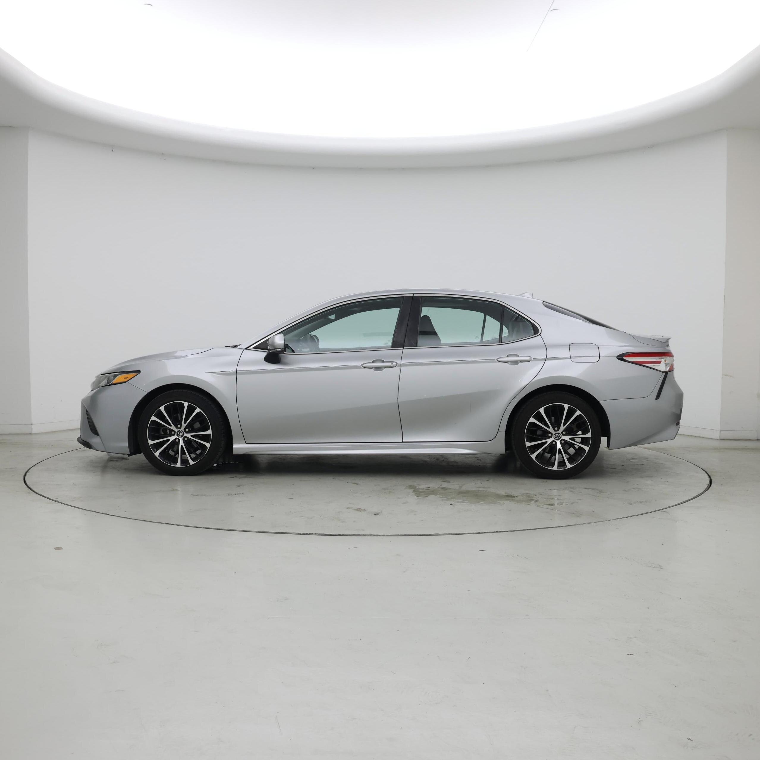 Thumbnail: 2020 Toyota Camry - 3