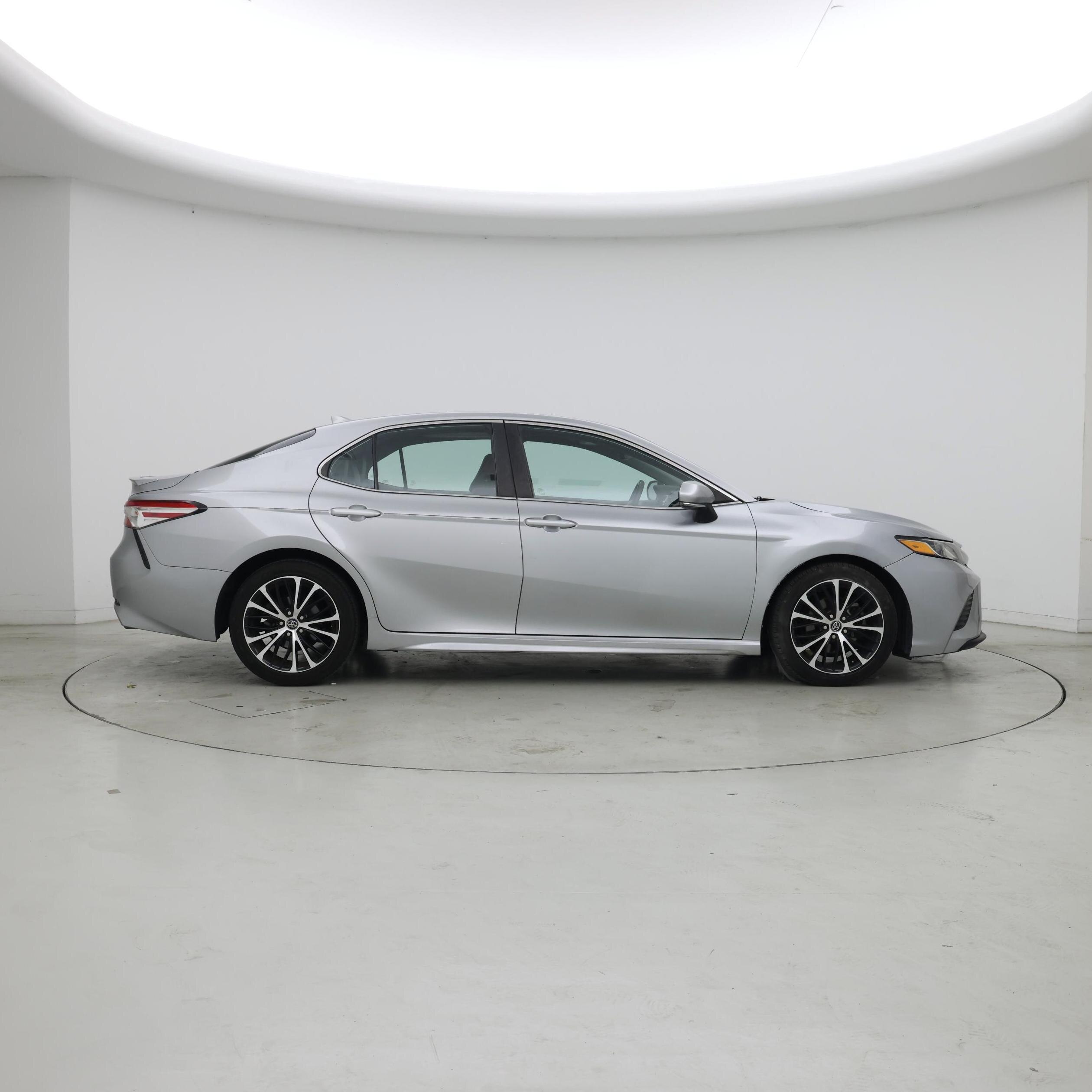 Thumbnail: 2020 Toyota Camry - 7