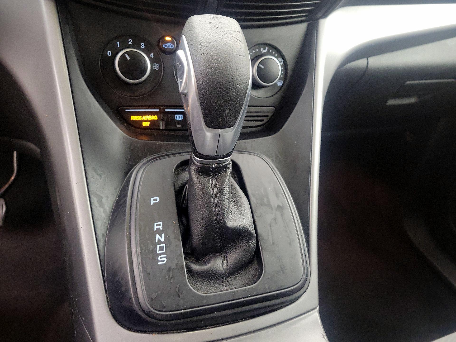 Thumbnail: 2016 Ford Escape - 17