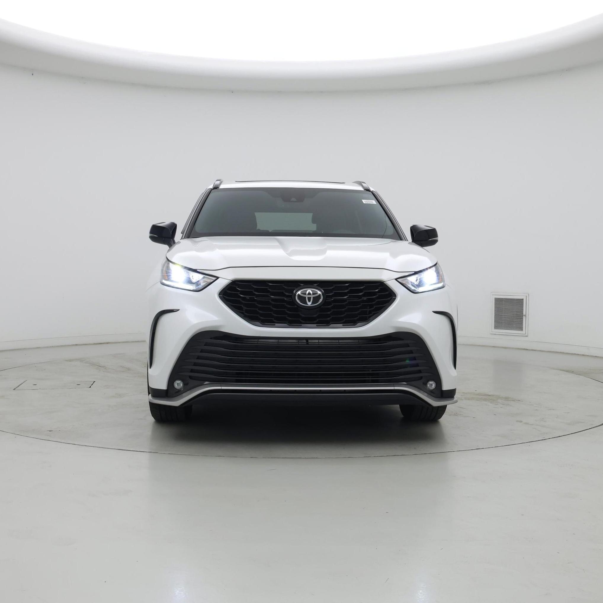 Thumbnail: 2023 Toyota Highlander - 5