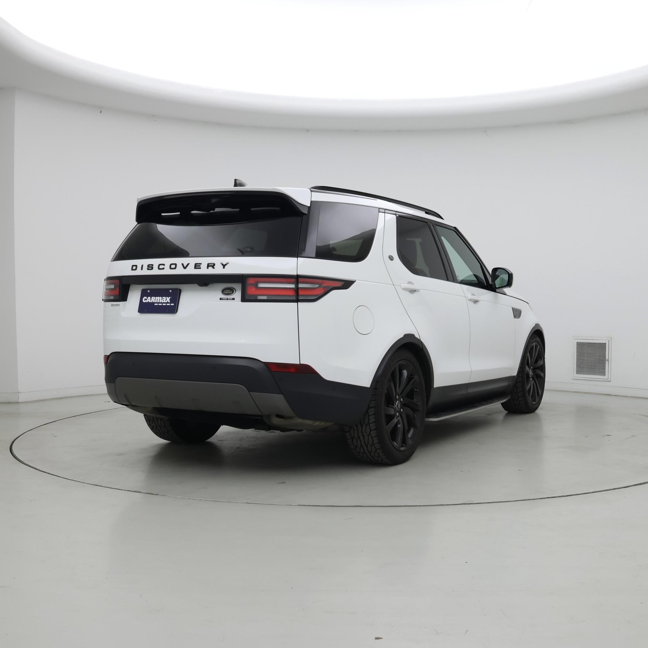 Thumbnail: 2017 Land Rover Discovery - 8