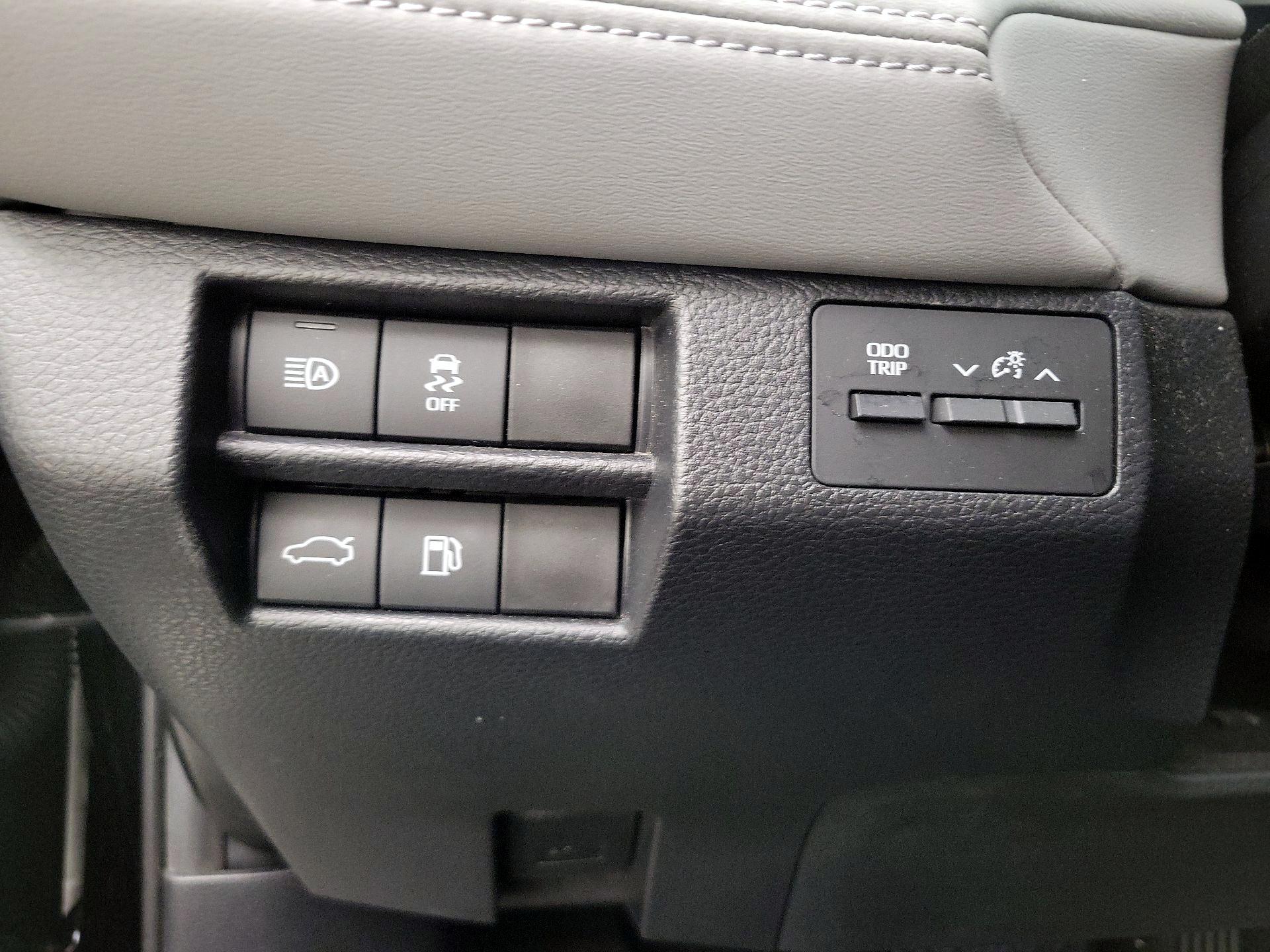 Thumbnail: 2021 Toyota Avalon - 13