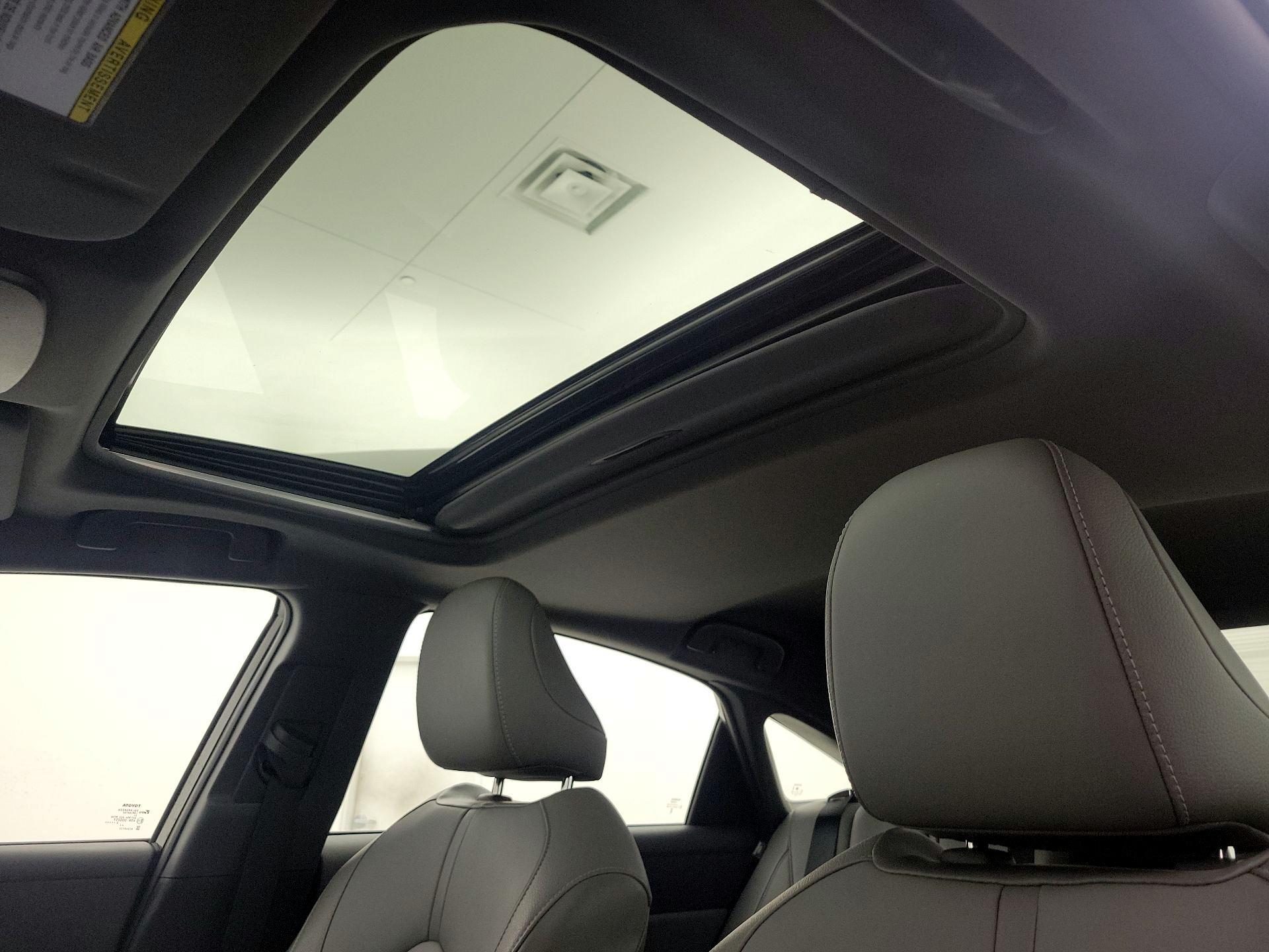 Thumbnail: 2021 Toyota Avalon - 20