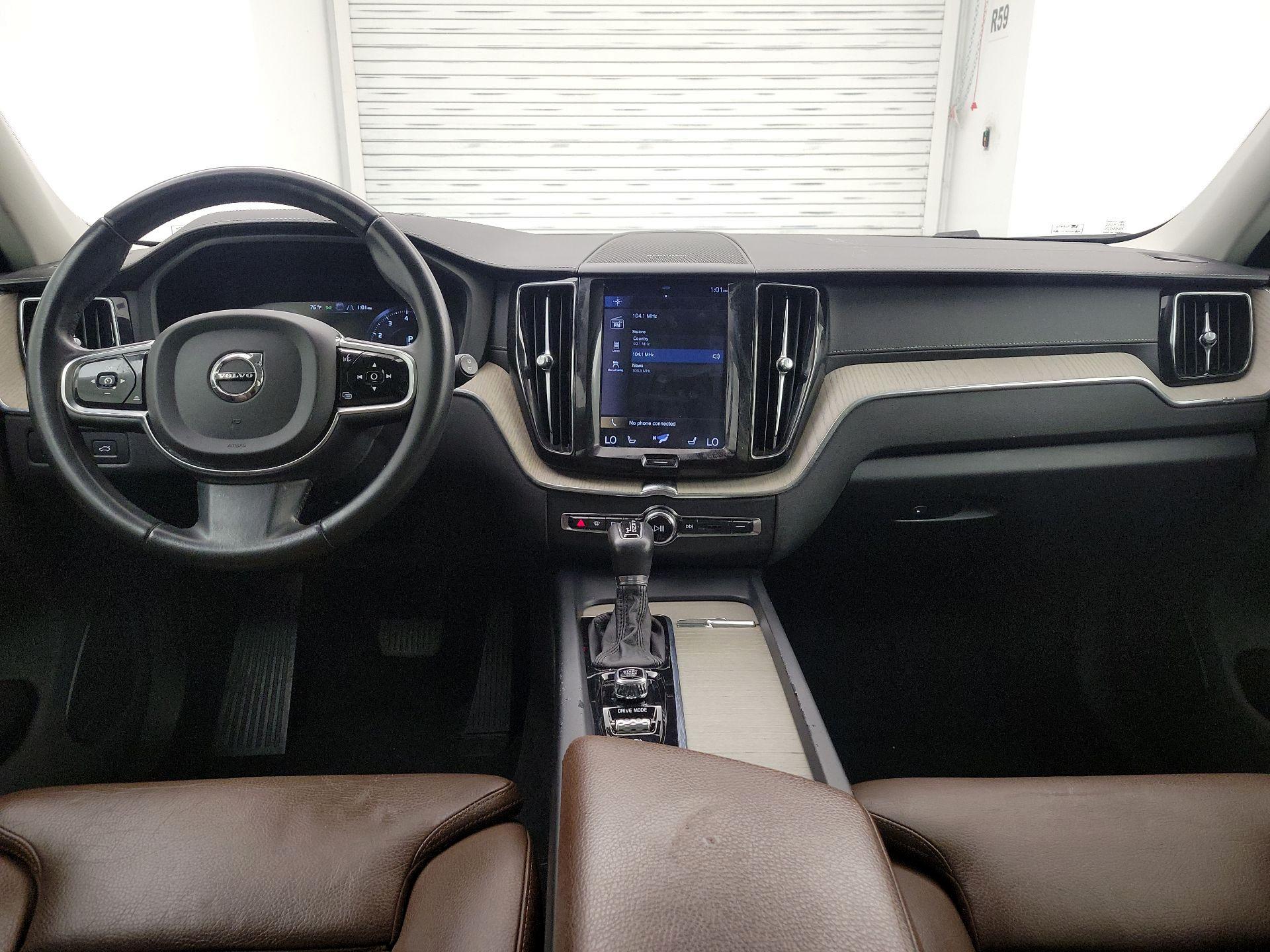 Thumbnail: 2019 Volvo XC60 - 9