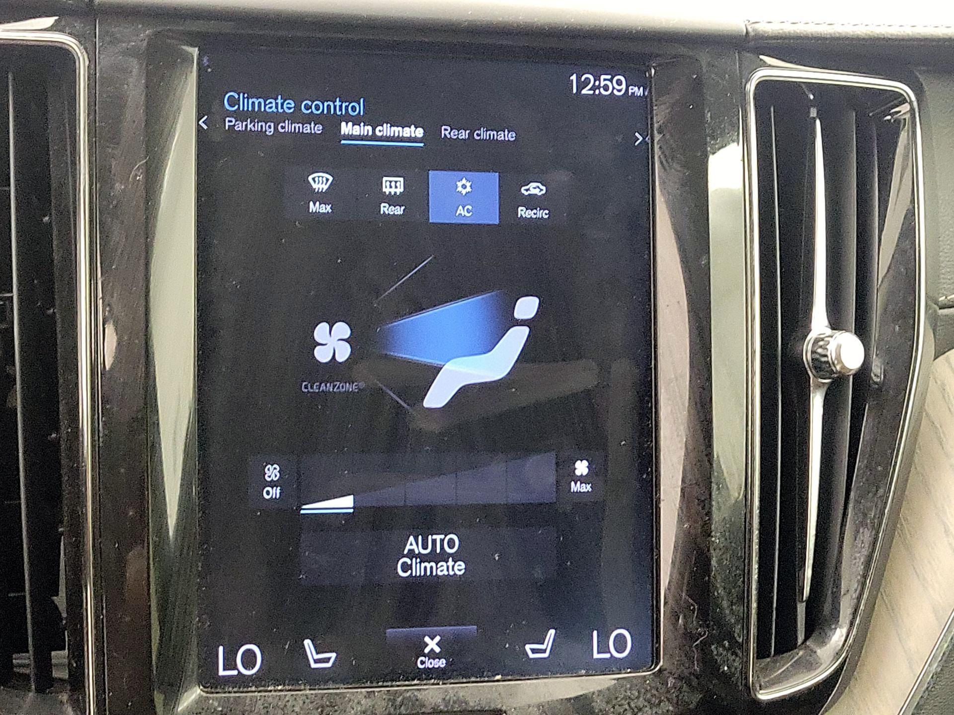 Thumbnail: 2019 Volvo XC60 - 17