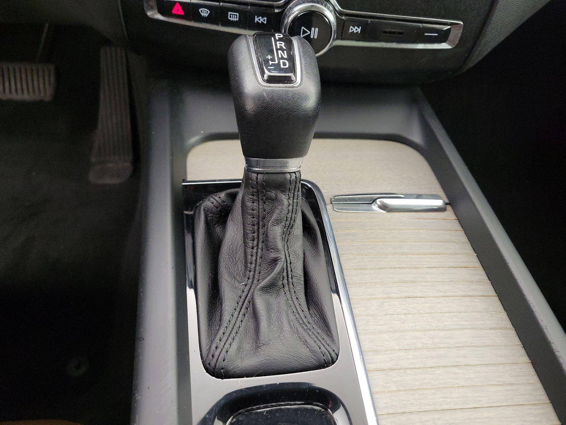 Thumbnail: 2019 Volvo XC60 - 18