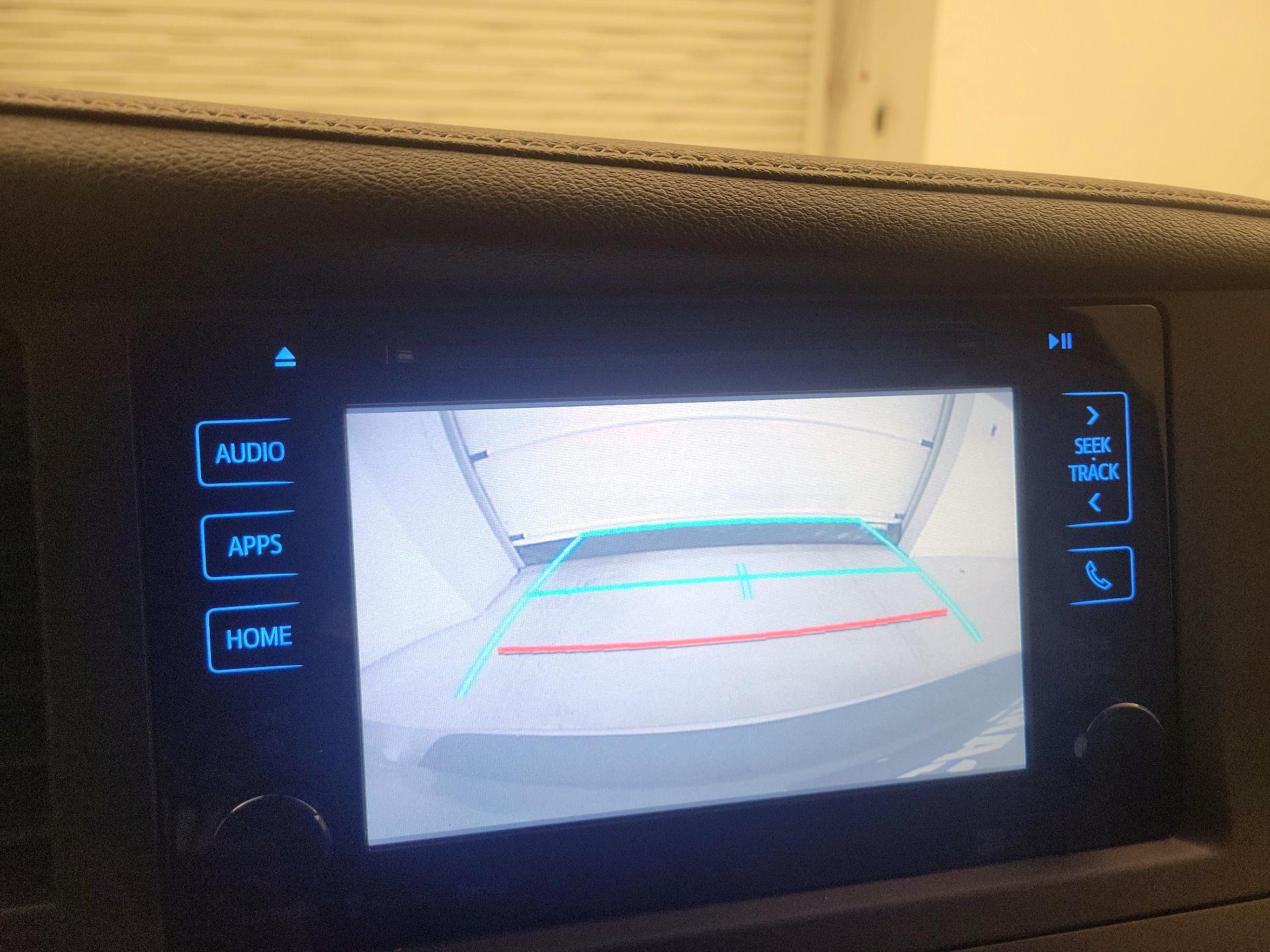 Thumbnail: 2016 Toyota Sienna - 15
