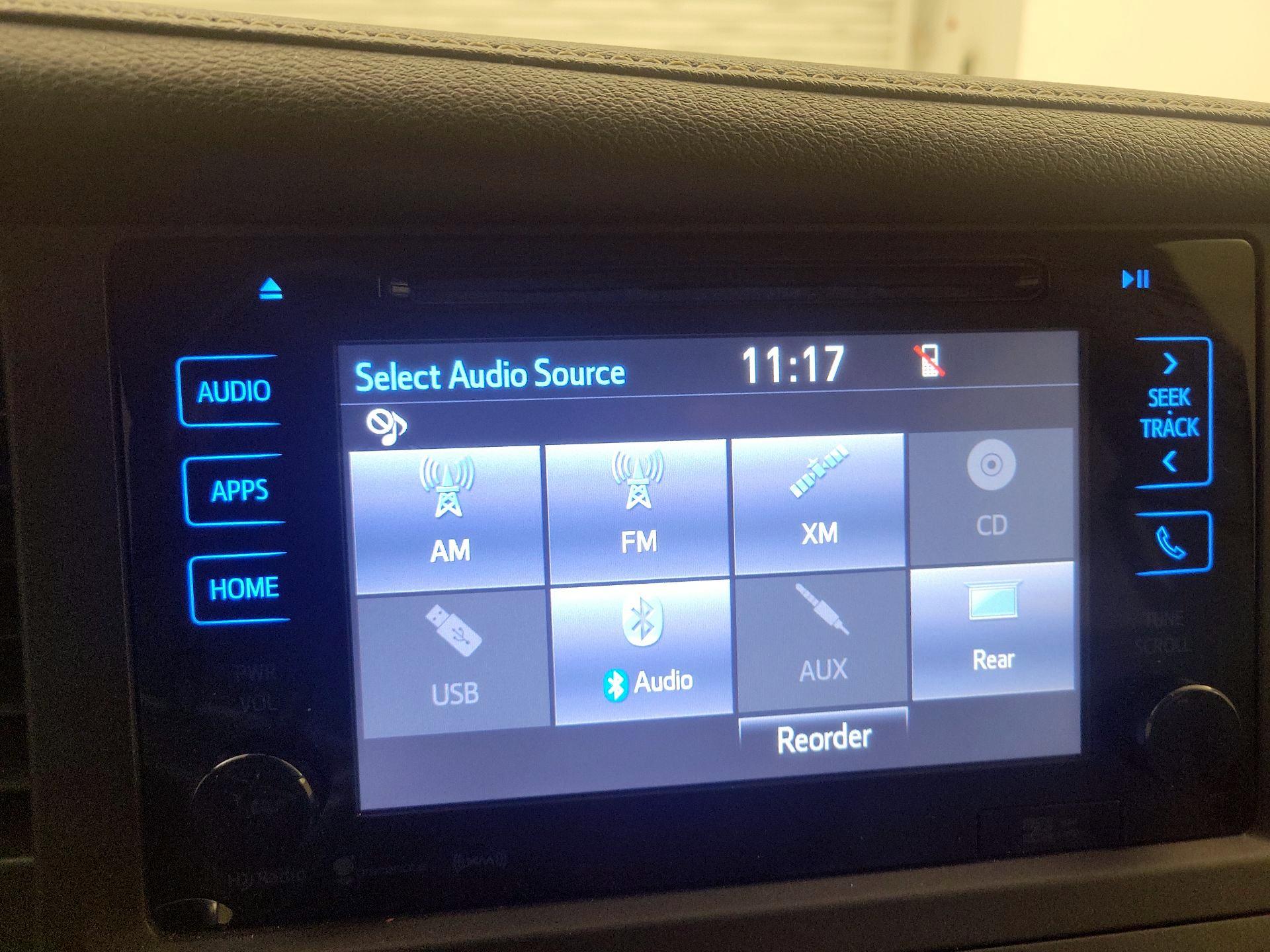 Thumbnail: 2016 Toyota Sienna - 16