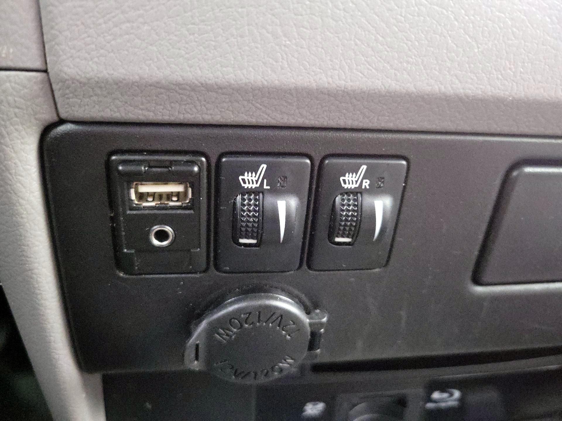 Thumbnail: 2016 Toyota Sienna - 19