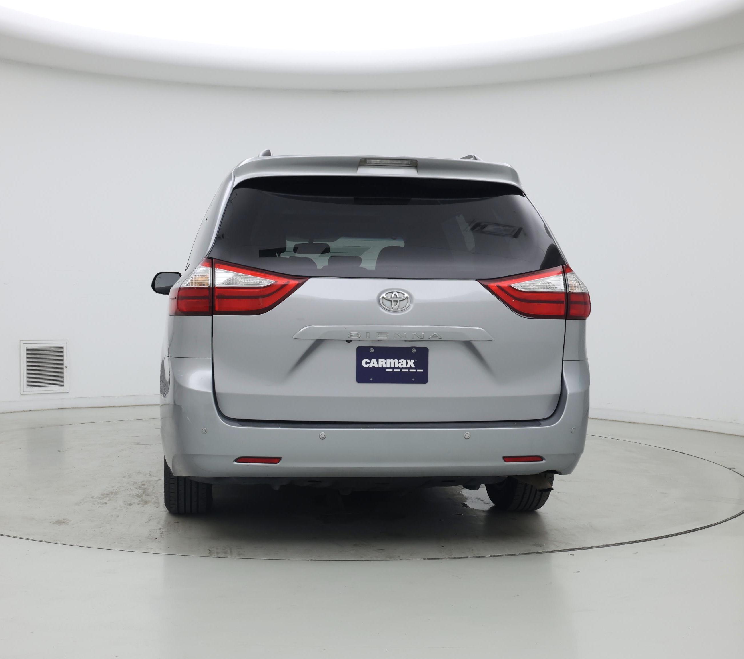 Thumbnail: 2016 Toyota Sienna - 6