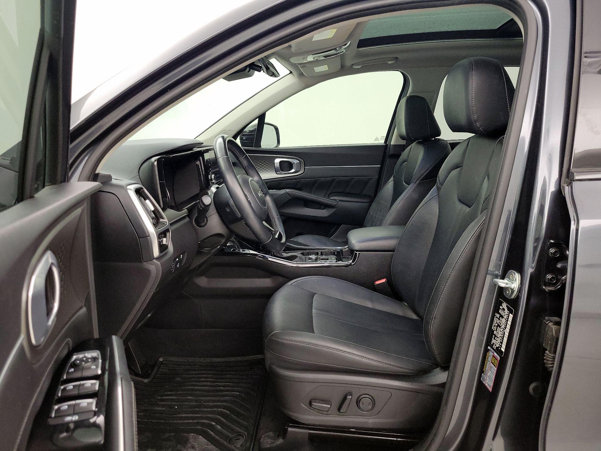 Thumbnail: 2022 Kia Sorento - 11