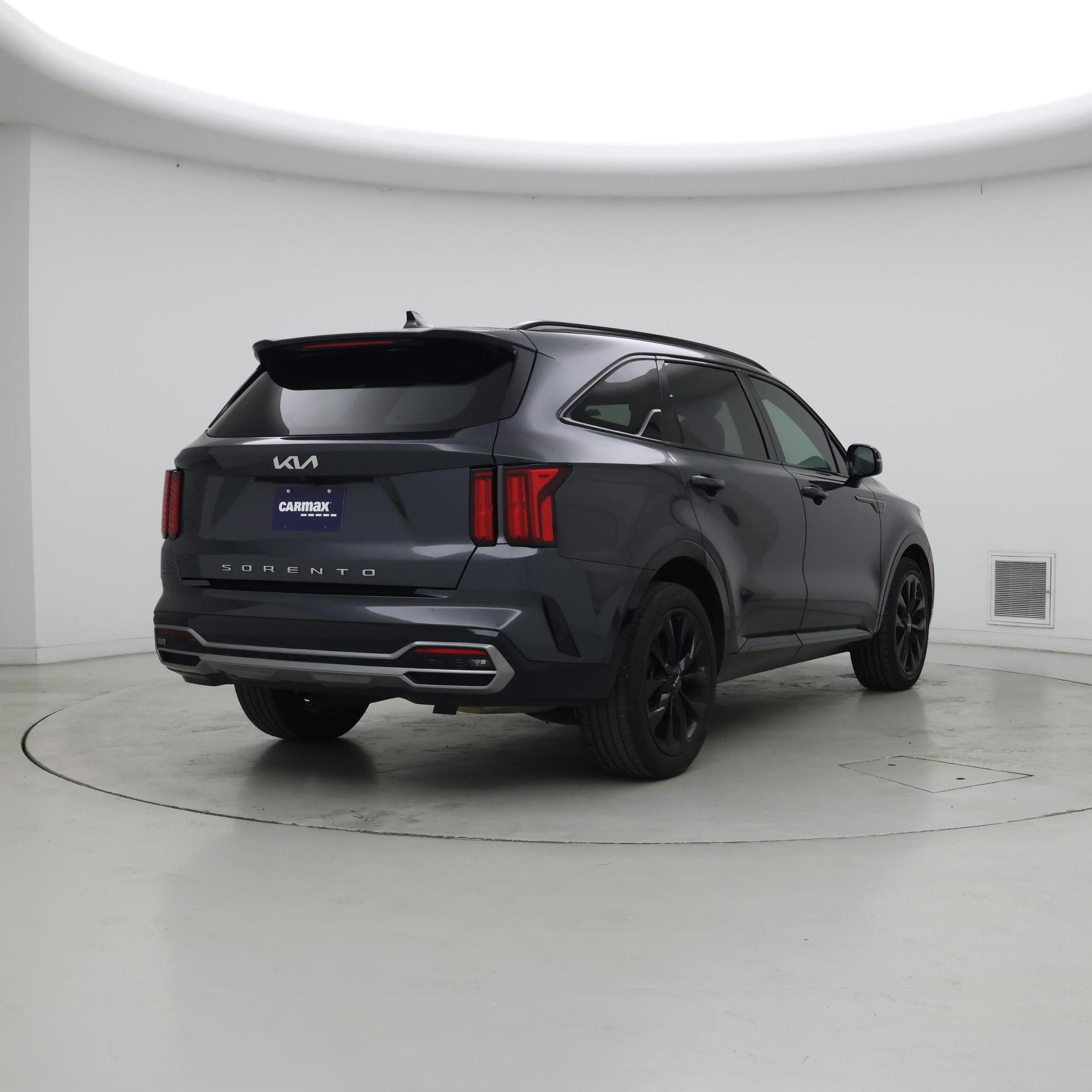 Thumbnail: 2022 Kia Sorento - 8