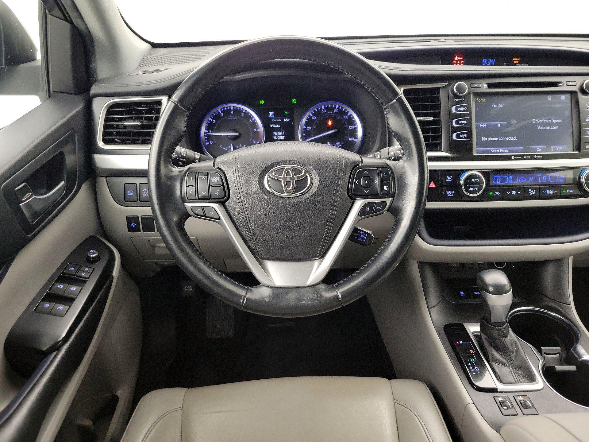 Thumbnail: 2019 Toyota Highlander - 10