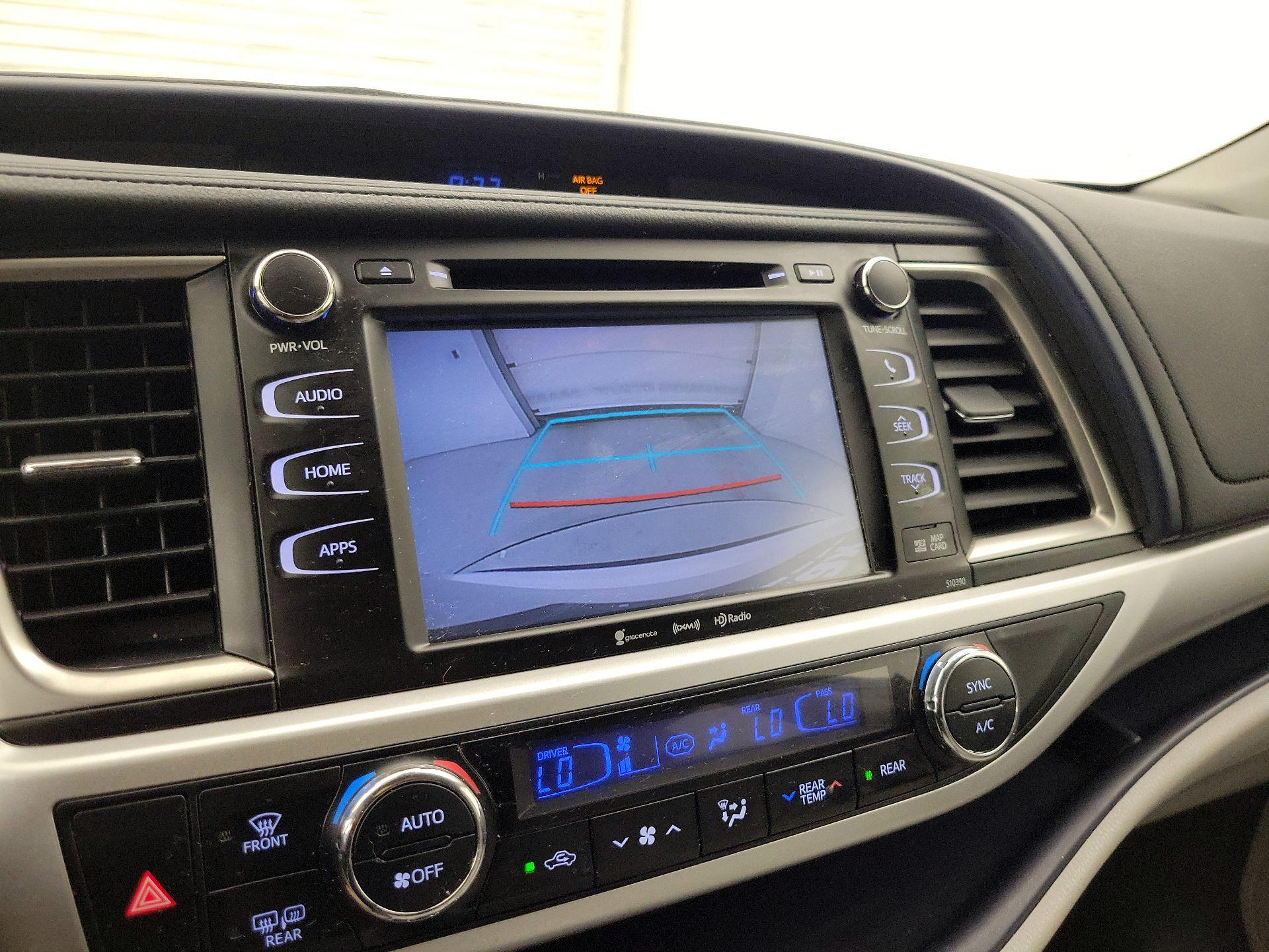 Thumbnail: 2019 Toyota Highlander - 14
