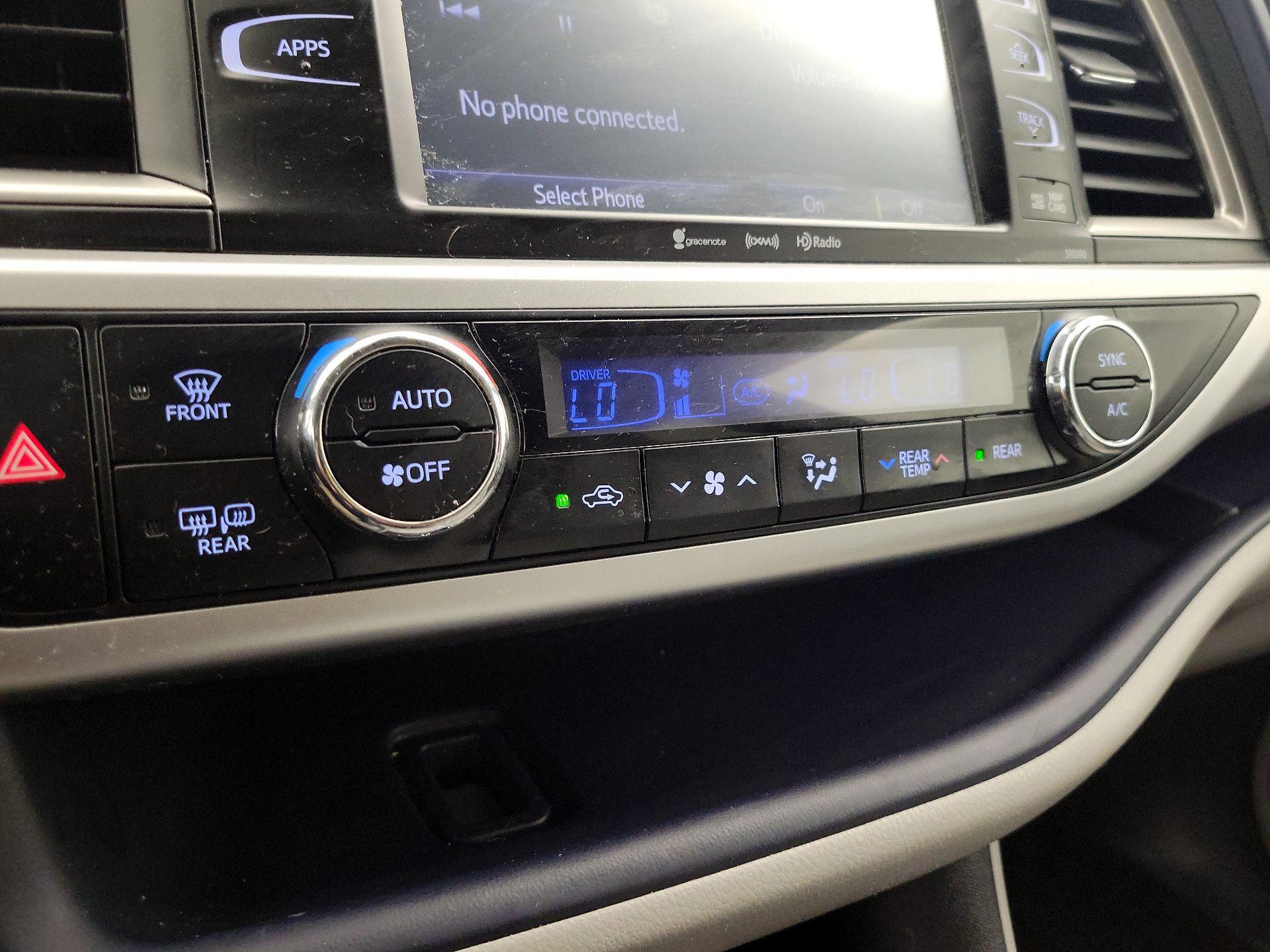 Thumbnail: 2019 Toyota Highlander - 16