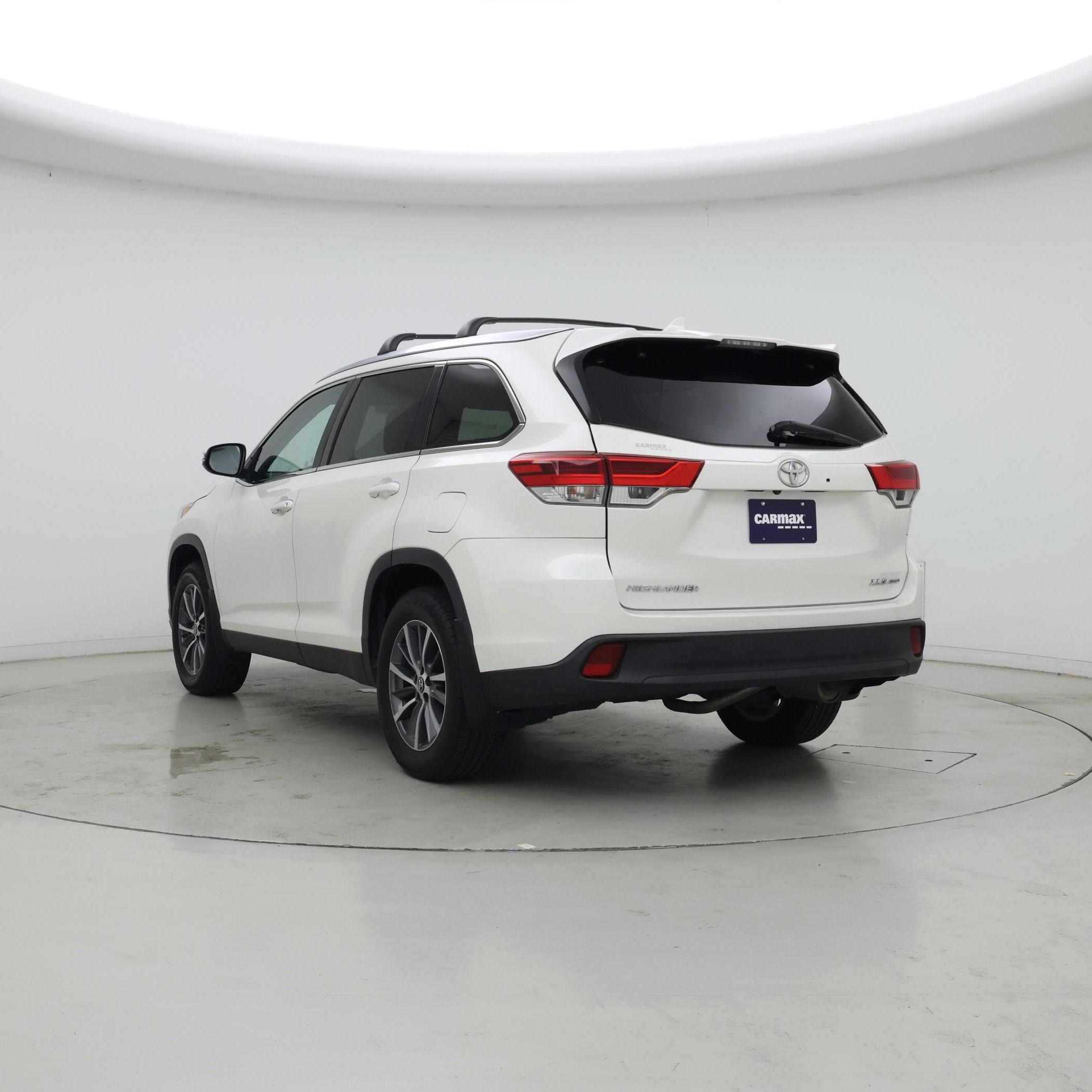 Thumbnail: 2019 Toyota Highlander - 2