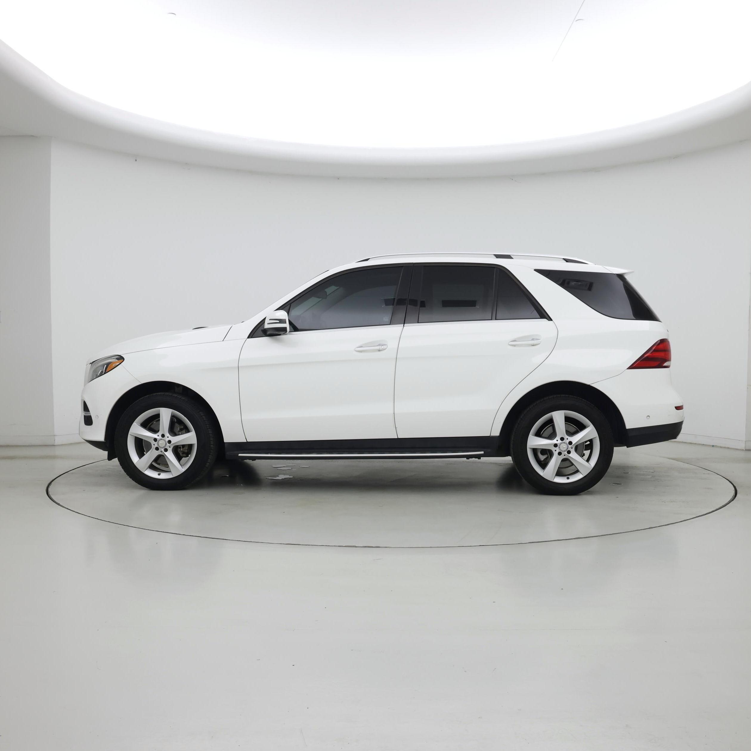Thumbnail: 2017 Mercedes-Benz GLE - 3