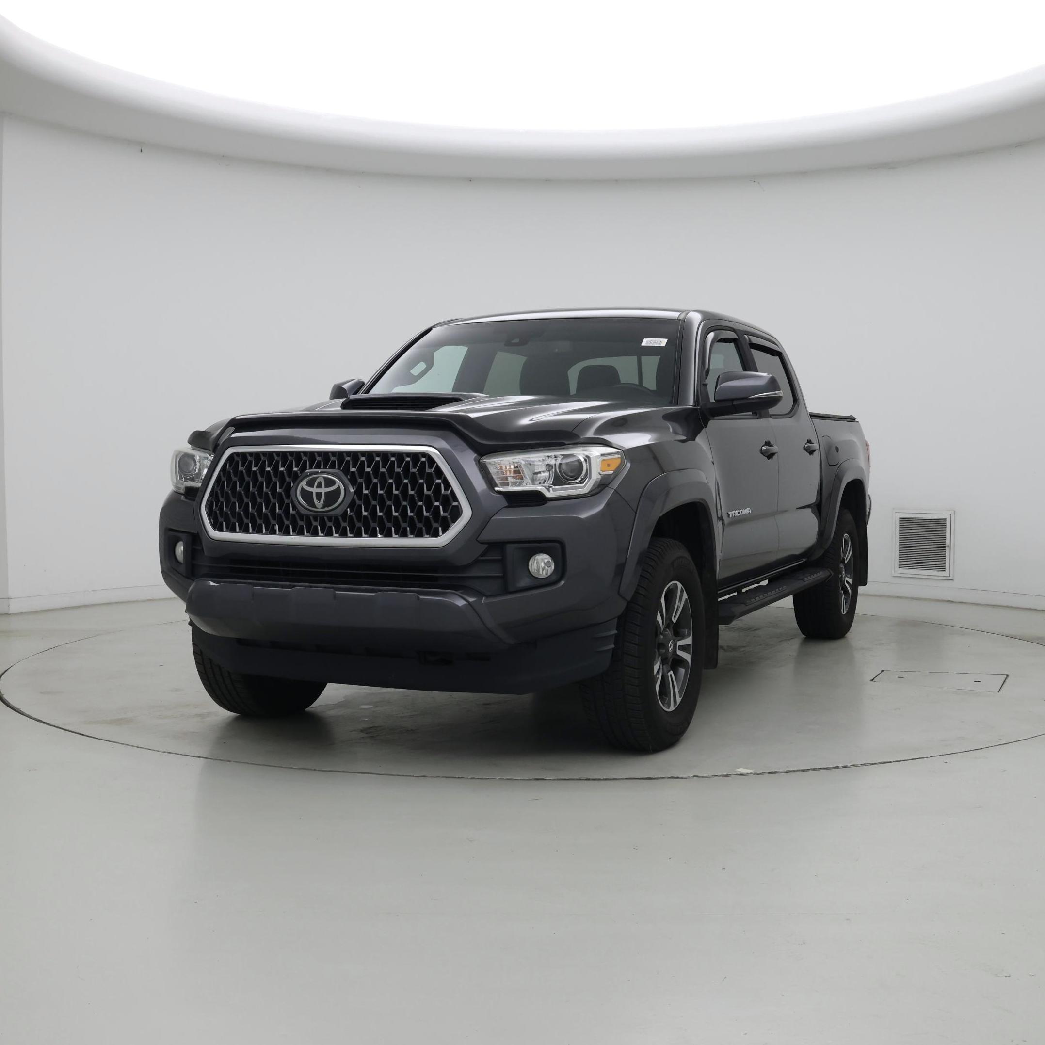 Thumbnail: 2019 Toyota Tacoma - 4